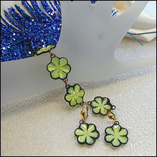 1960s Bright Green Enamel Flowers Vintage Bracelet w Earrings Set
