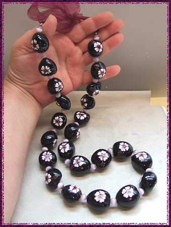 1990s Hawaiian Kukui Nut Hand Painted Flowers Vintage Necklace