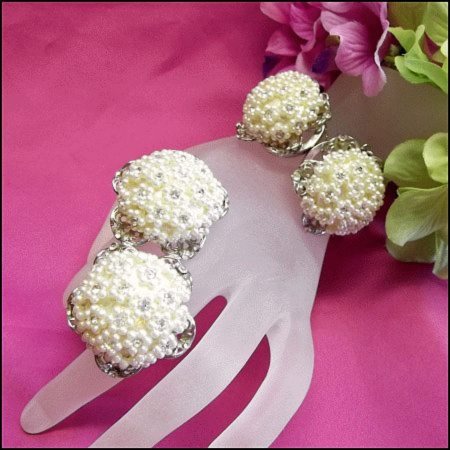 1950s ANN VEIN Signed Vintage Pearl Bracelet w Brooch