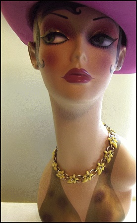 1950s CORO Cool Yellow Celluloid Leaves Vintage Necklace