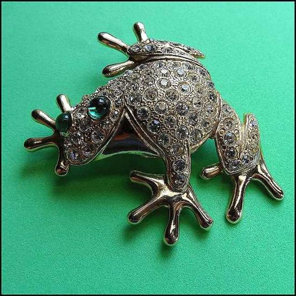 BIG Funky Gold Rhinestone Emerald Eyes Vintage Frog Brooch