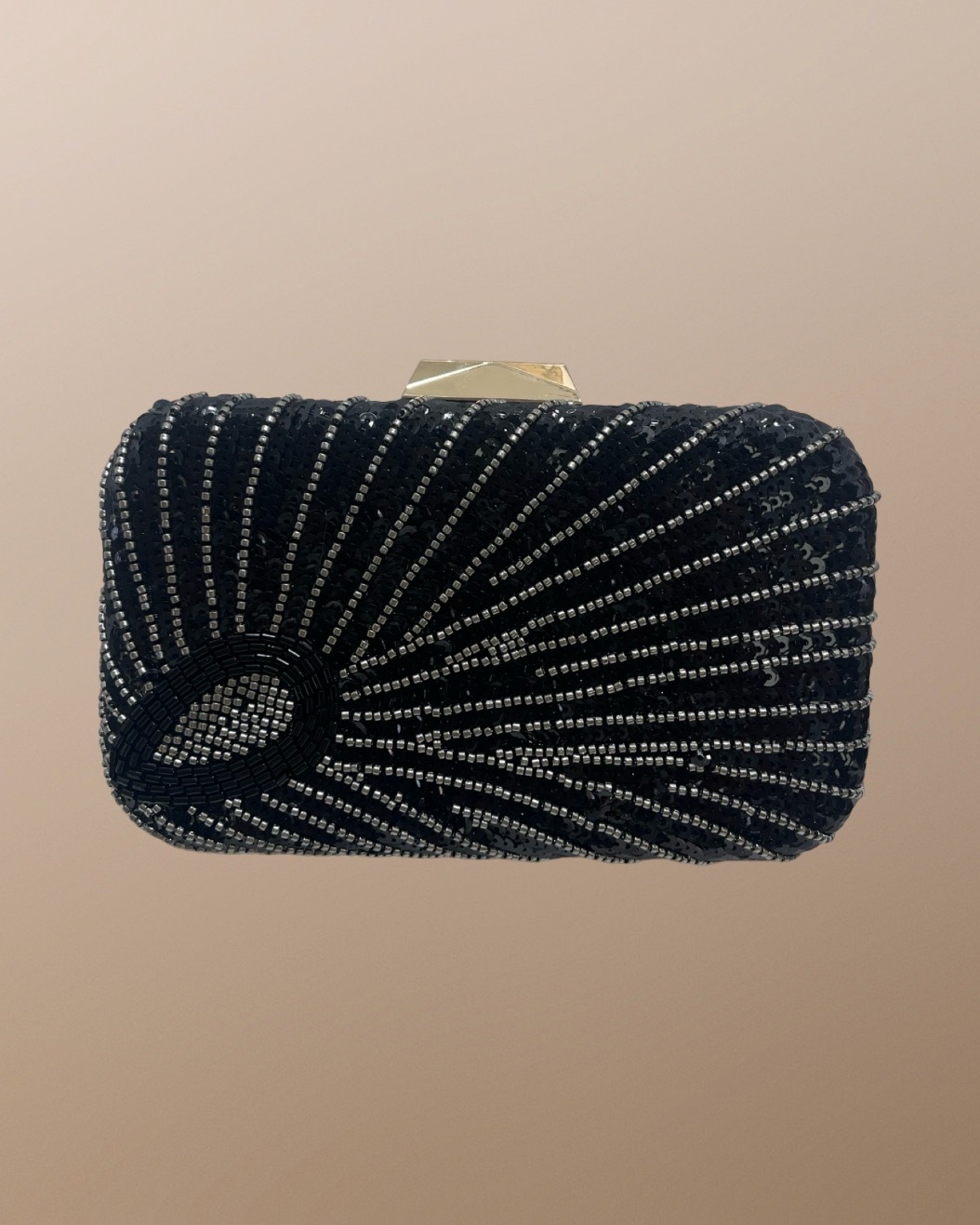 BOLSO DE MANO CON LENTEJUELAS Y PEDRERÍA 