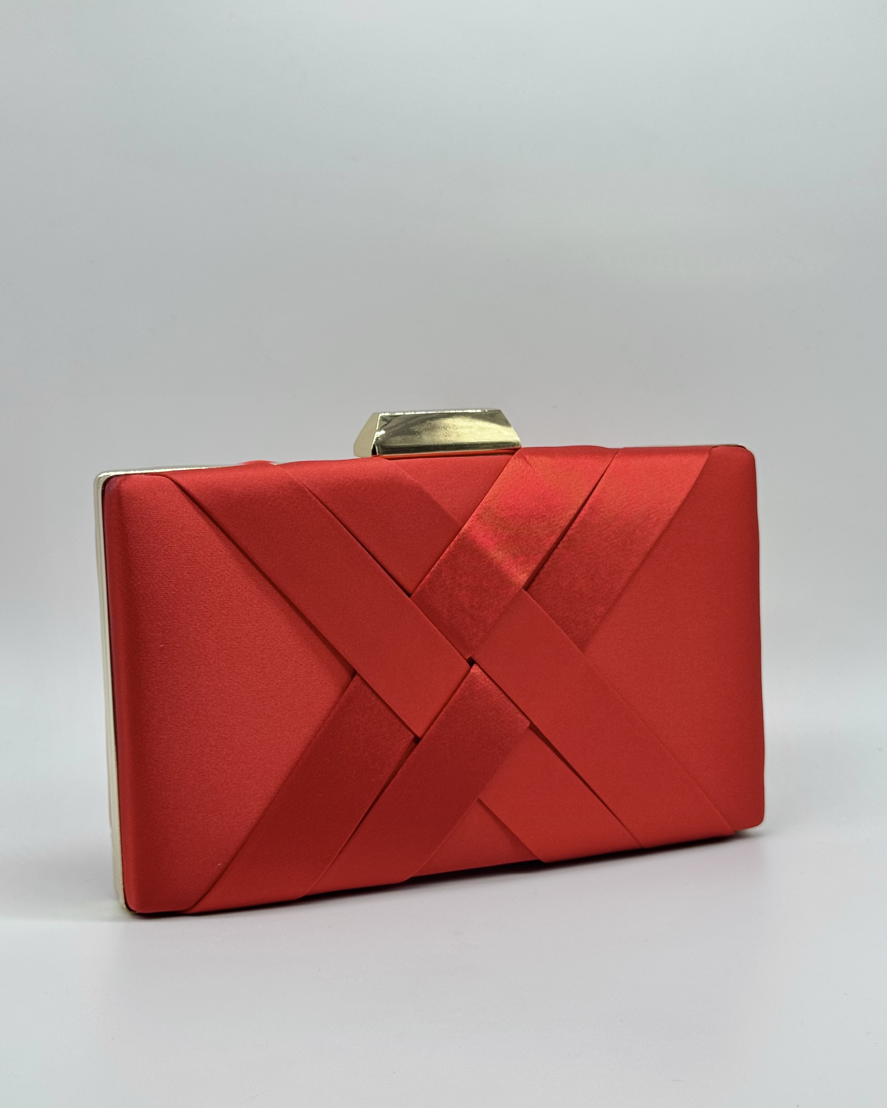 BOLSO DE MANO EFECTO TRENZADO 