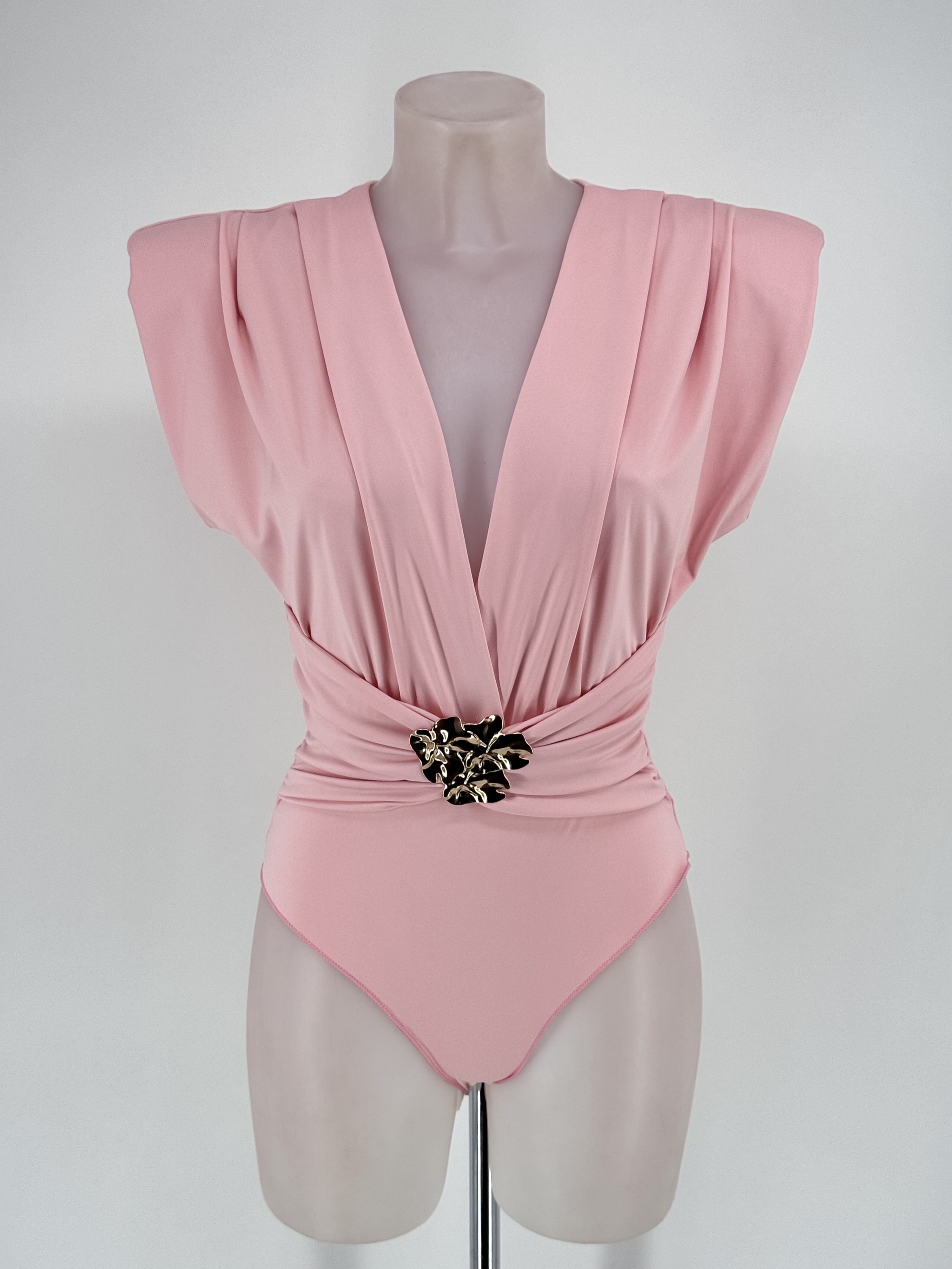 BODY ELÁSTICO CON DETALLE EN CINTURA 