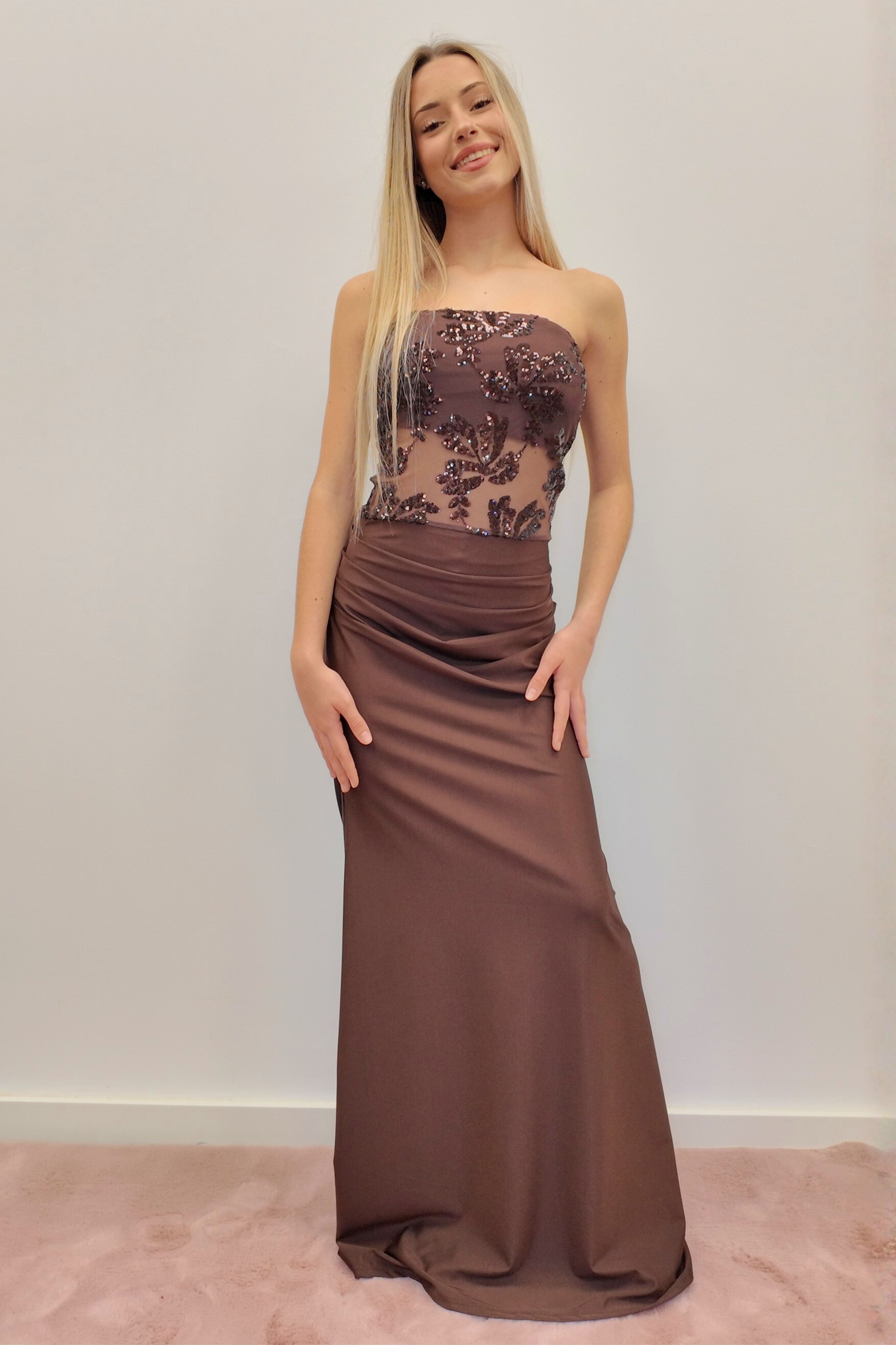 VESTIDO LARGO CON LENTEJUELAS 