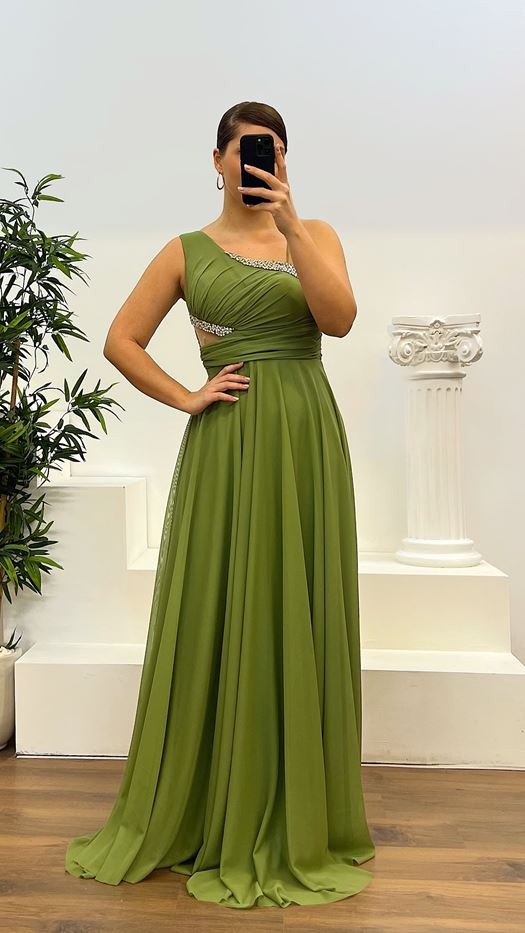 VESTIDO VERDE CUT OUT I PEDRERÍA 