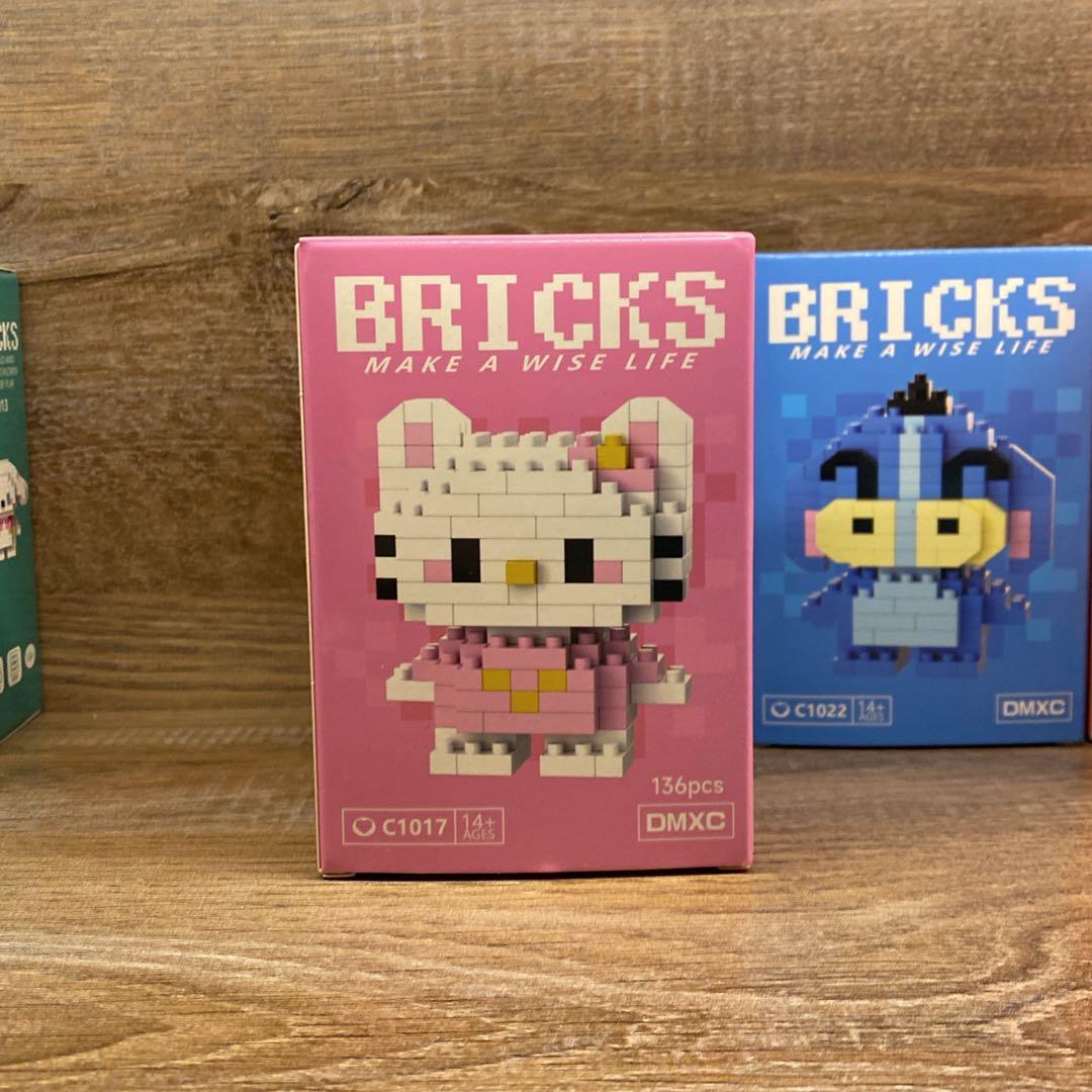 Hello Kitty Bricks
