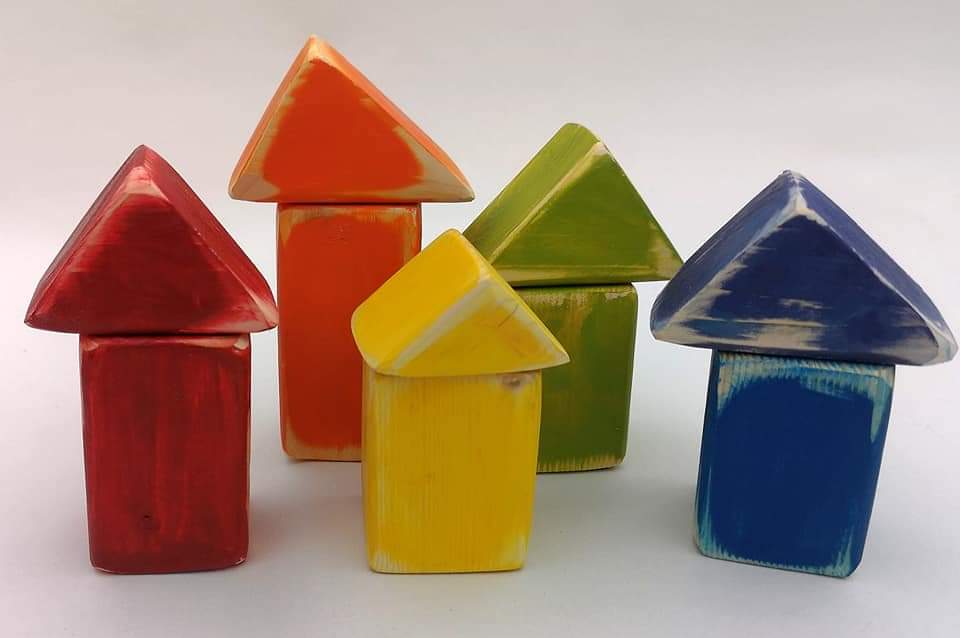 Spalvingos medinės kaladėlės