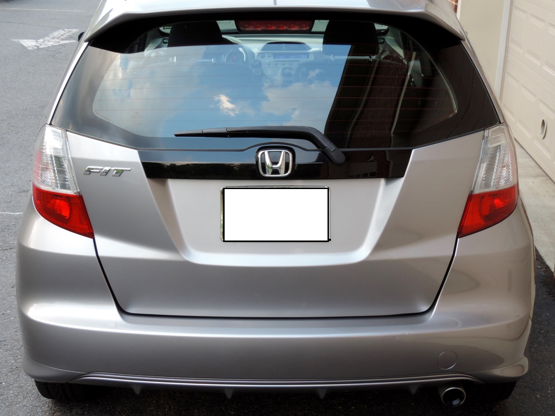 Galinio bamperio kampas  (1 vnt.) HONDA FIT (2009-2013)