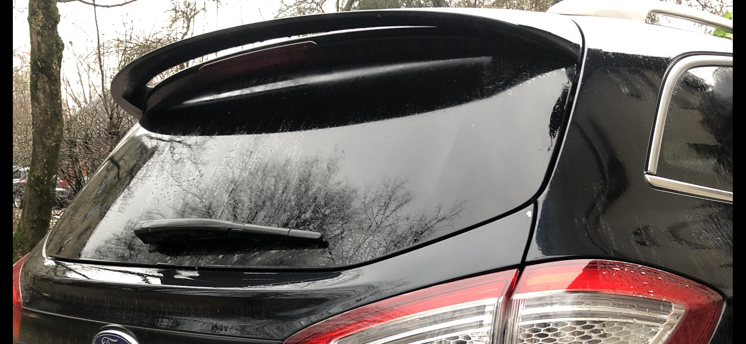 Galinio stiklo spoileris FORD MONDEO (2007-2014)