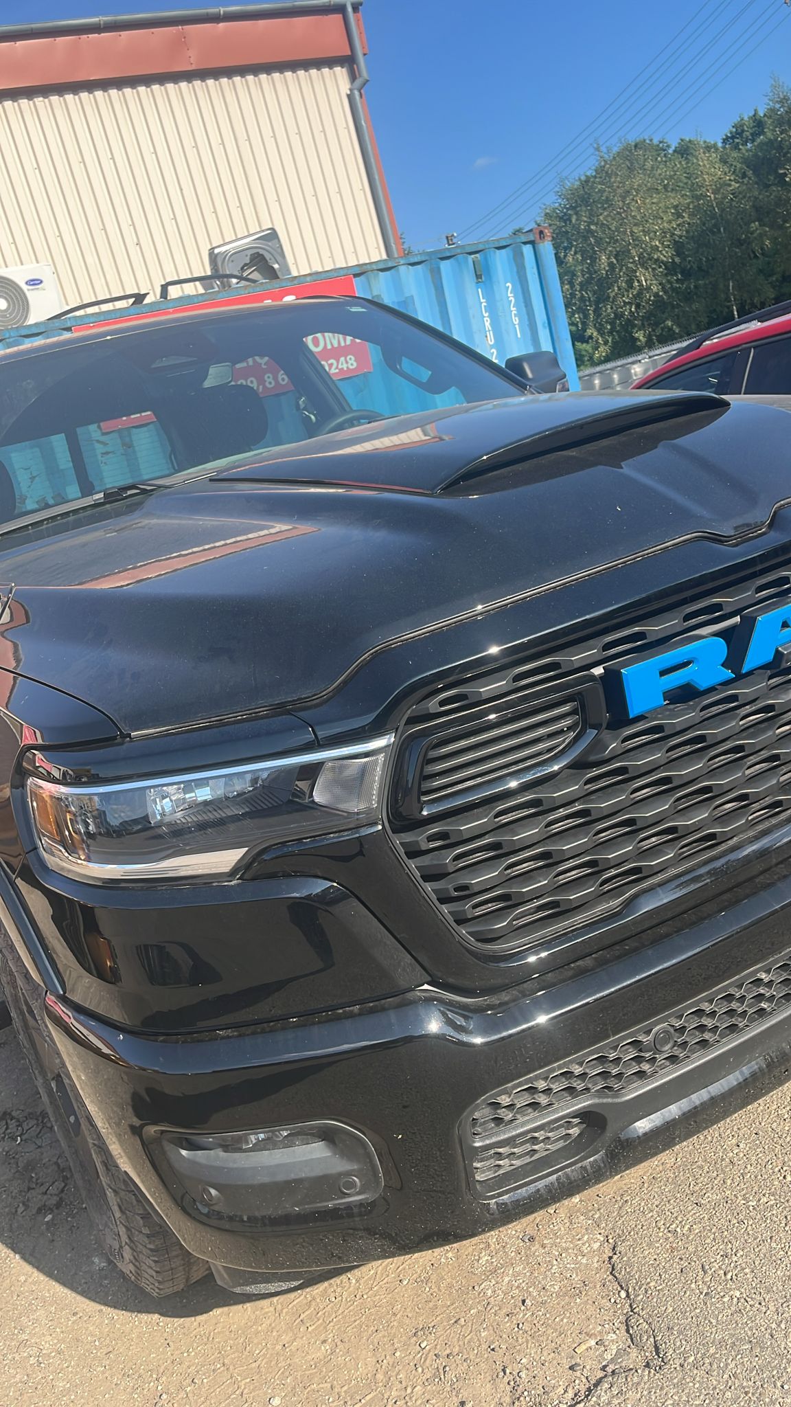 Priekinio variklio dangčio ("kapoto") ortakis DODGE RAM (2019-2025)