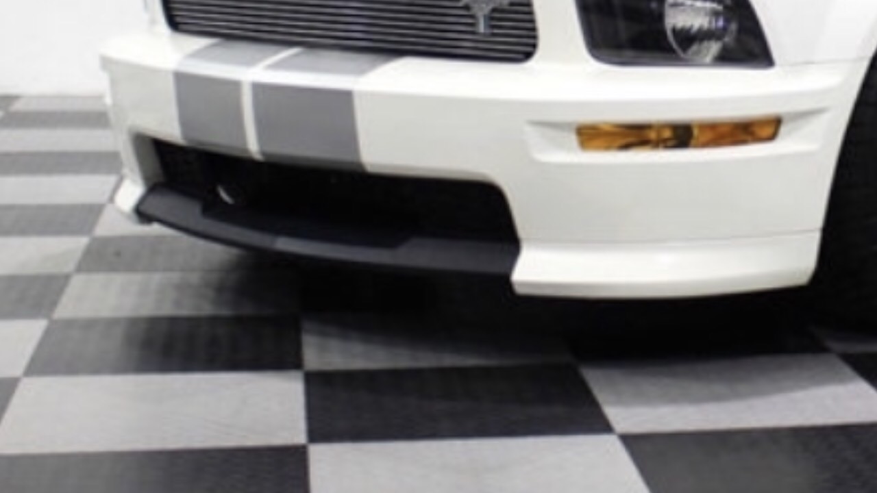 Priekinio bamperio apdaila (radiatoriaus uždengimas (GT California Special) FORD MUSTANG (2005-2009)