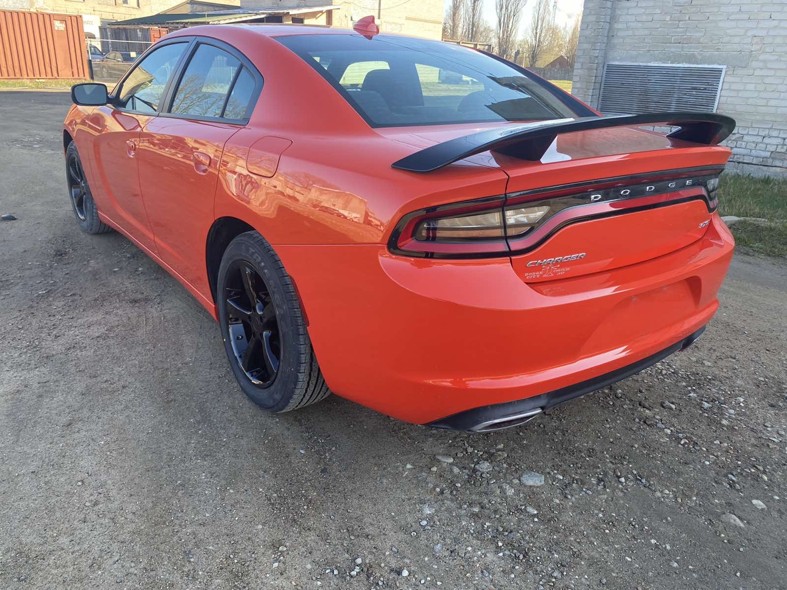 Galinio dangčio spoileris (su kojelėmis) DODGE CHARGER (2015-2023)