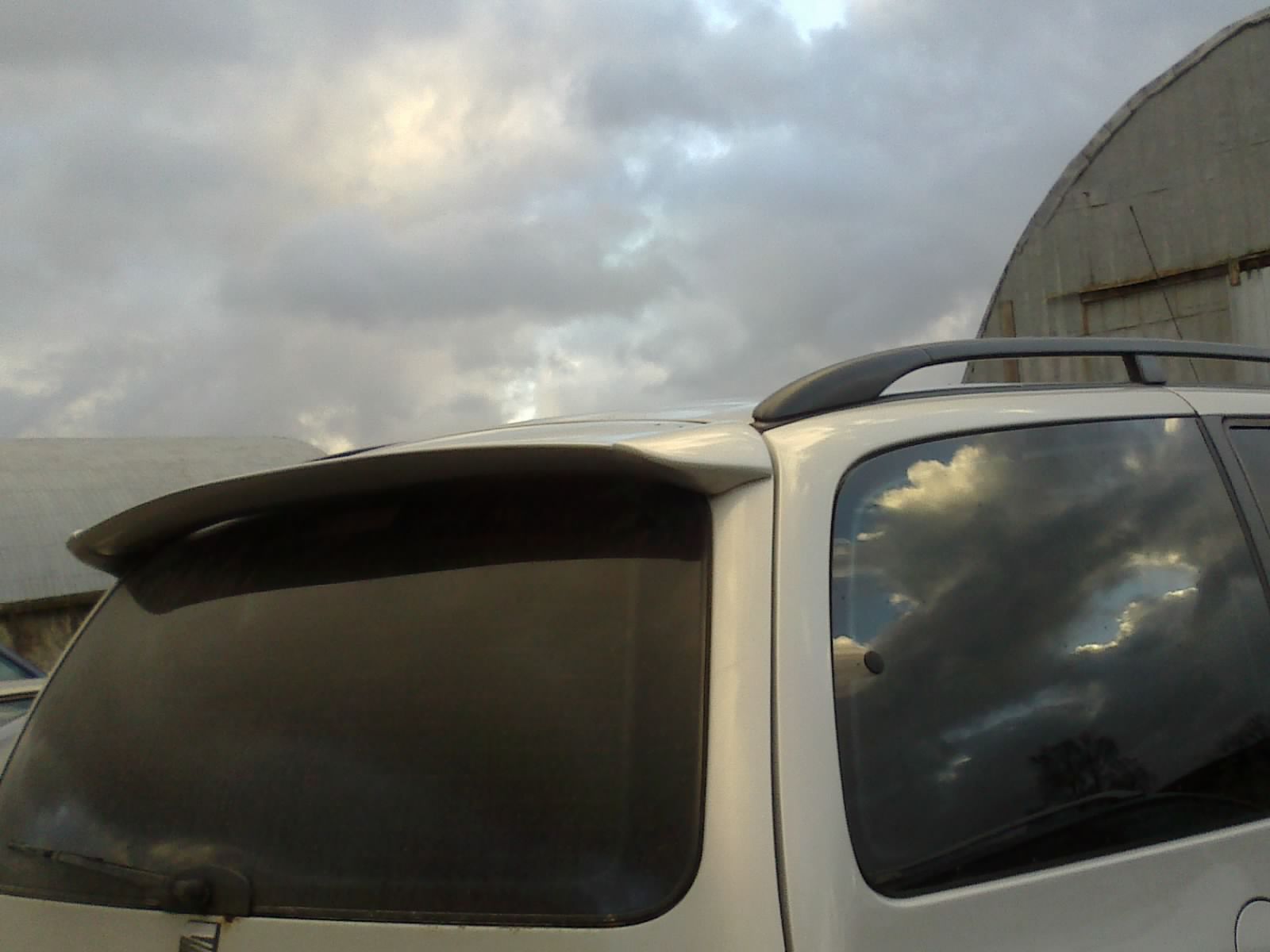 Galinio stiklo spoileris VOLKSWAGEN SHARAN (1995-2000)