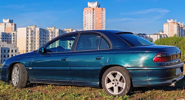 Galinio stiklo stogelis (prigludęs) OPEL OMEGA B (1994-1999)