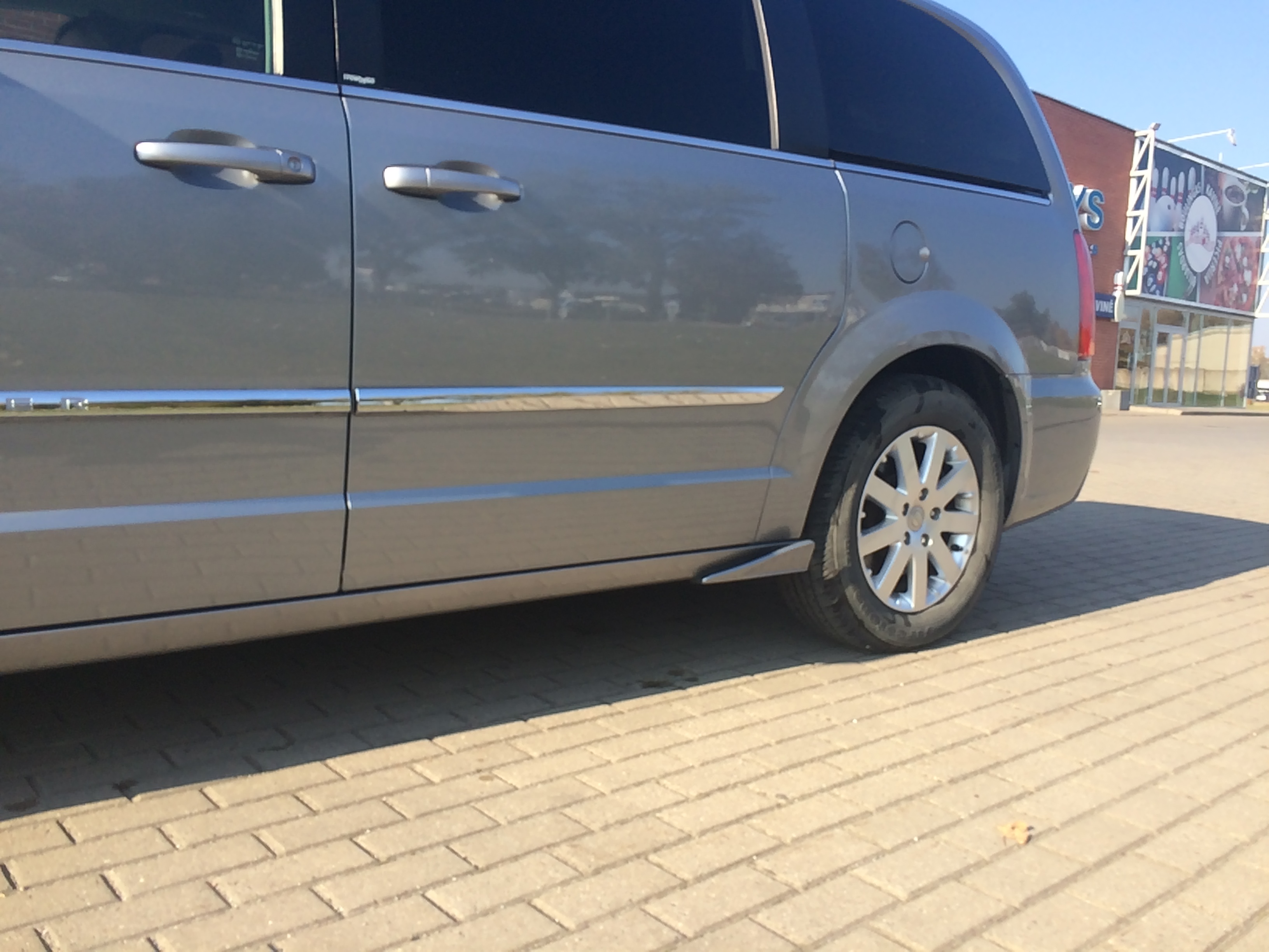 Slenksčių "liežuviai" CHRYSLER TOWN & COUNTRY (2008-2016)