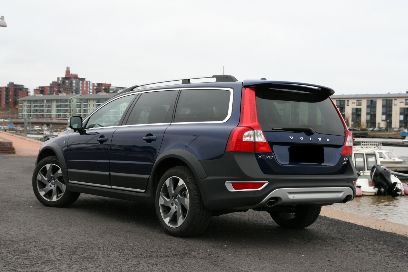 Galinio stiklo spoileris VOLVO XC-70, V-70 (2007-2016)