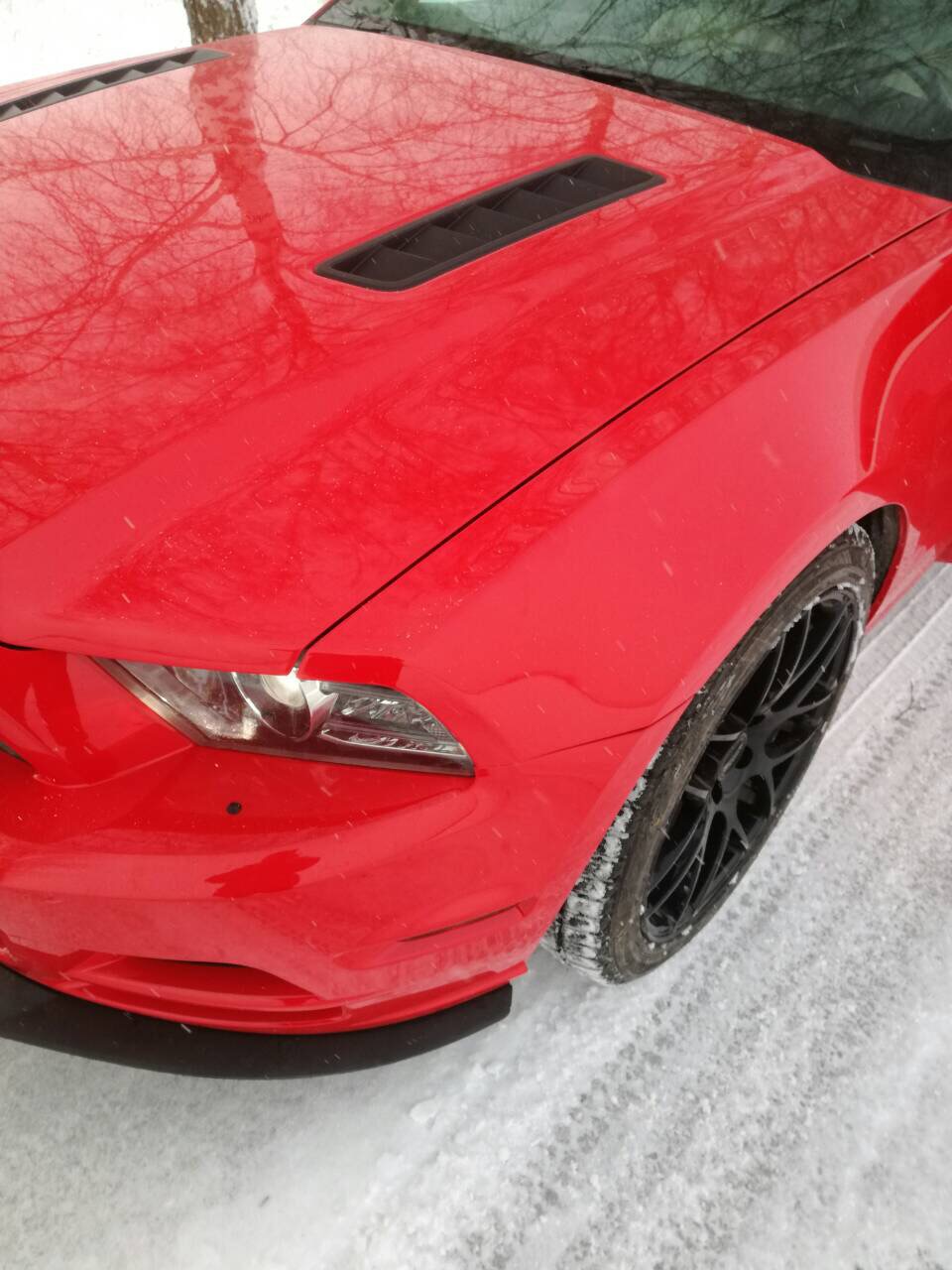 Priekinio variklio dangčio ("kapoto") oro angos (2 vnt.) FORD MUSTANG (2013-2014)