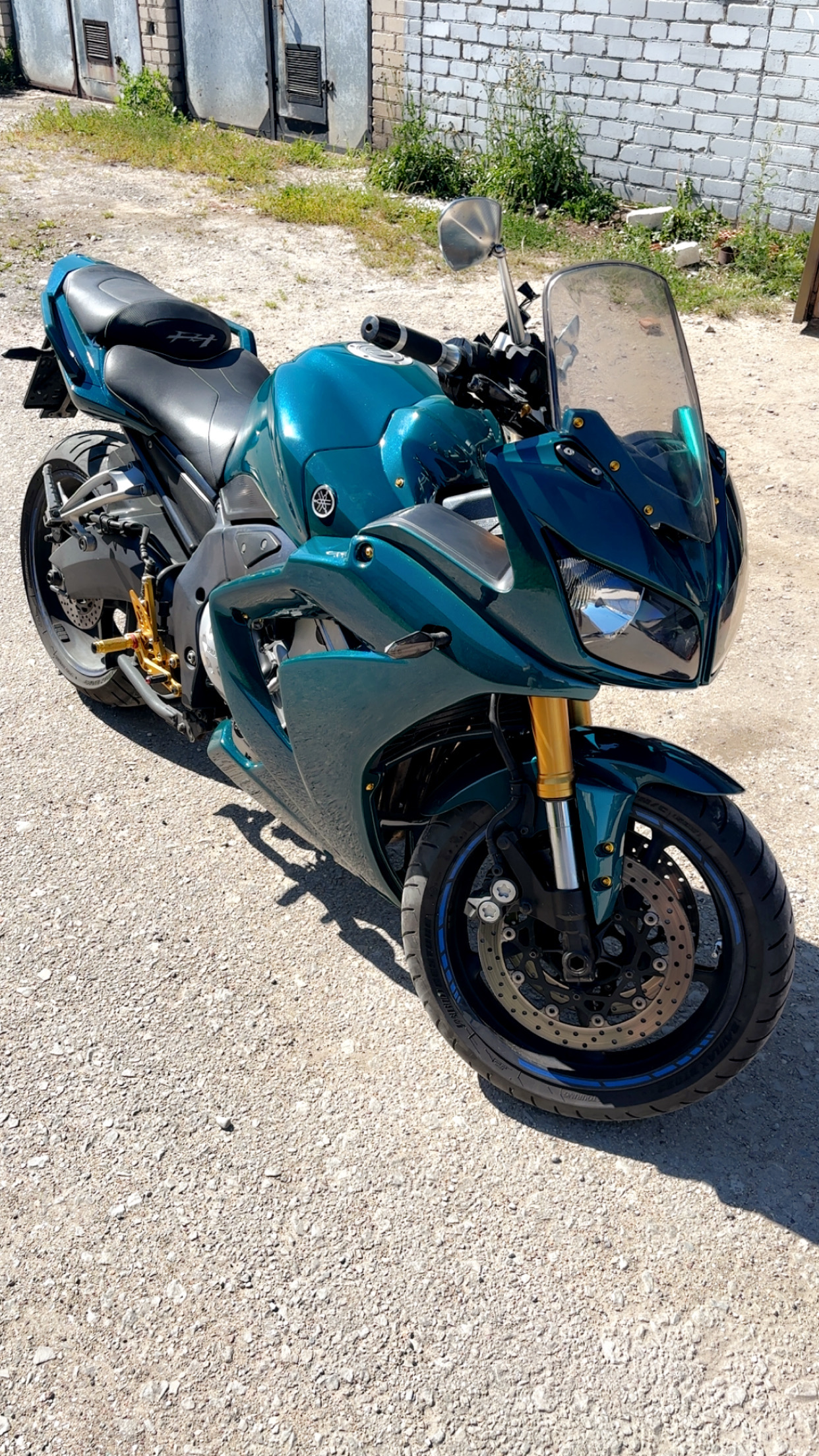 Apdailos detalė YAMAHA FZ1 (FAZER) (2006-2012)