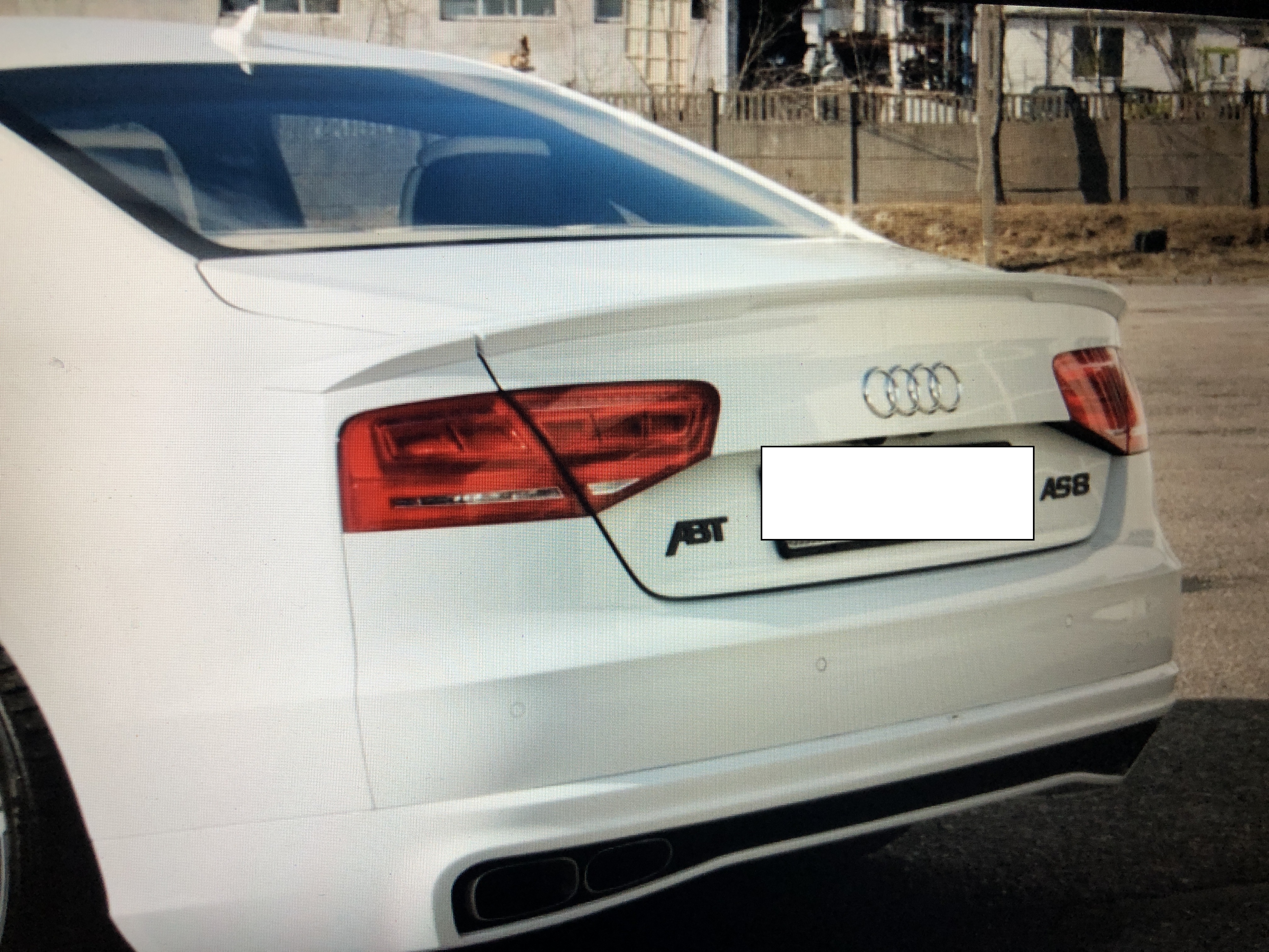 Galinio dangčio spoileris (sedanas) AUDI A8-D4 (2011-2018)