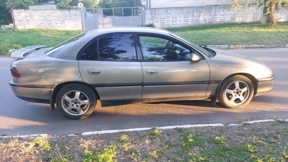 Galinio dangčio spoileris (universalui) OPEL OMEGA B (1994-1999)