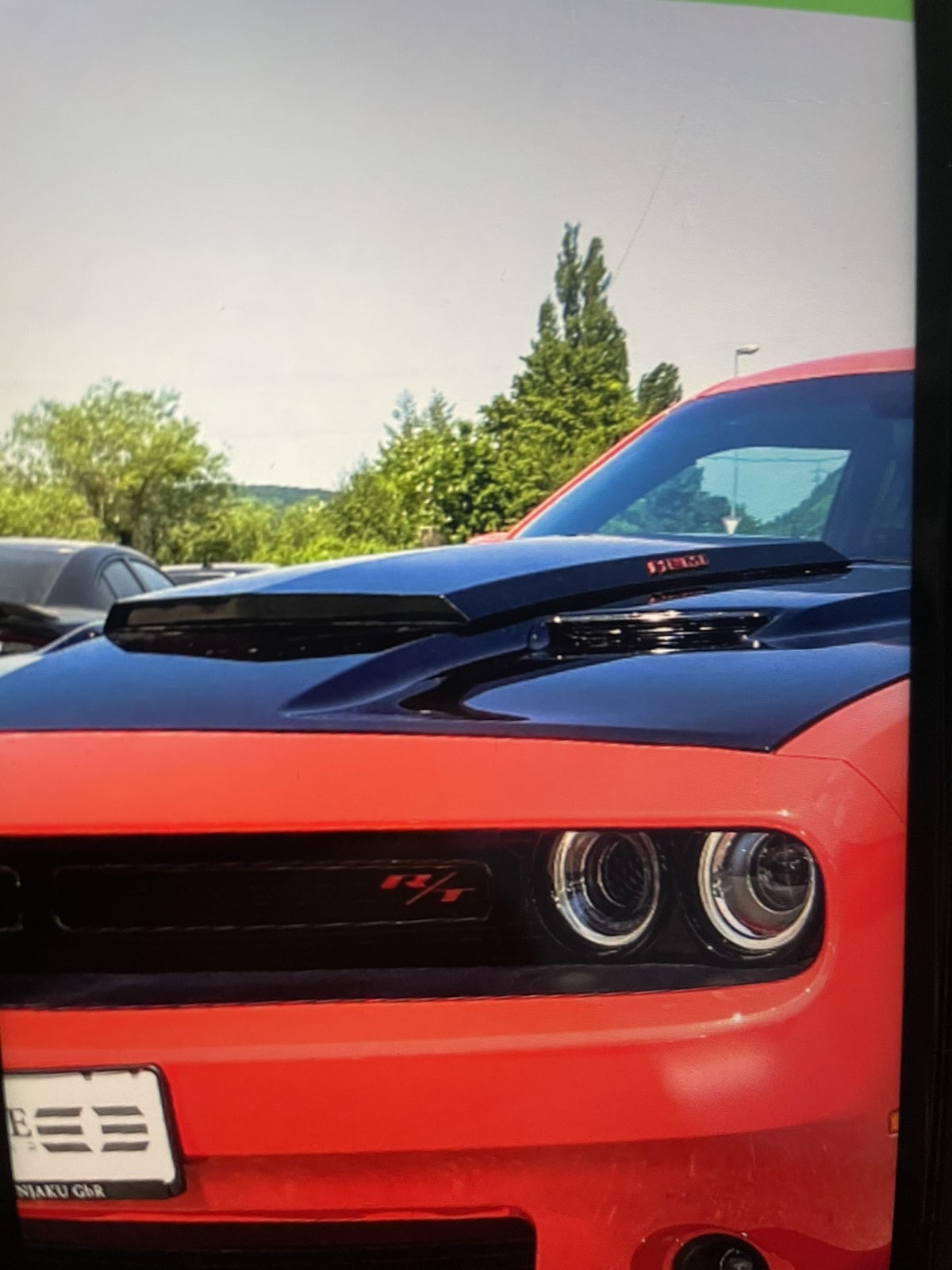 Priekinio variklio dangčio ("kapoto") ortakis DODGE CHALLENGER (2008-2012)