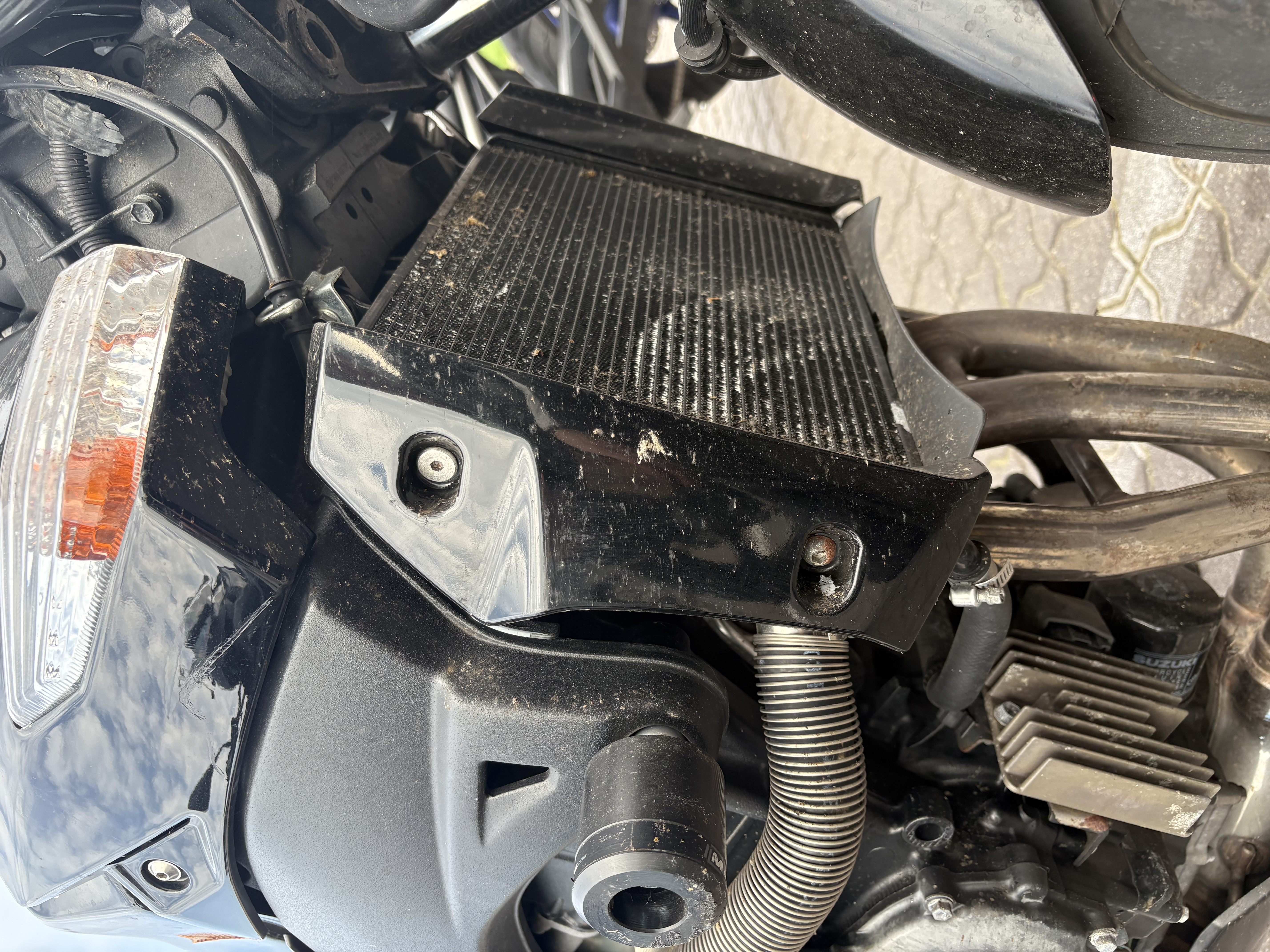 Radiatoriaus apdaila SUZUKI GSR-600 (2006-2010)