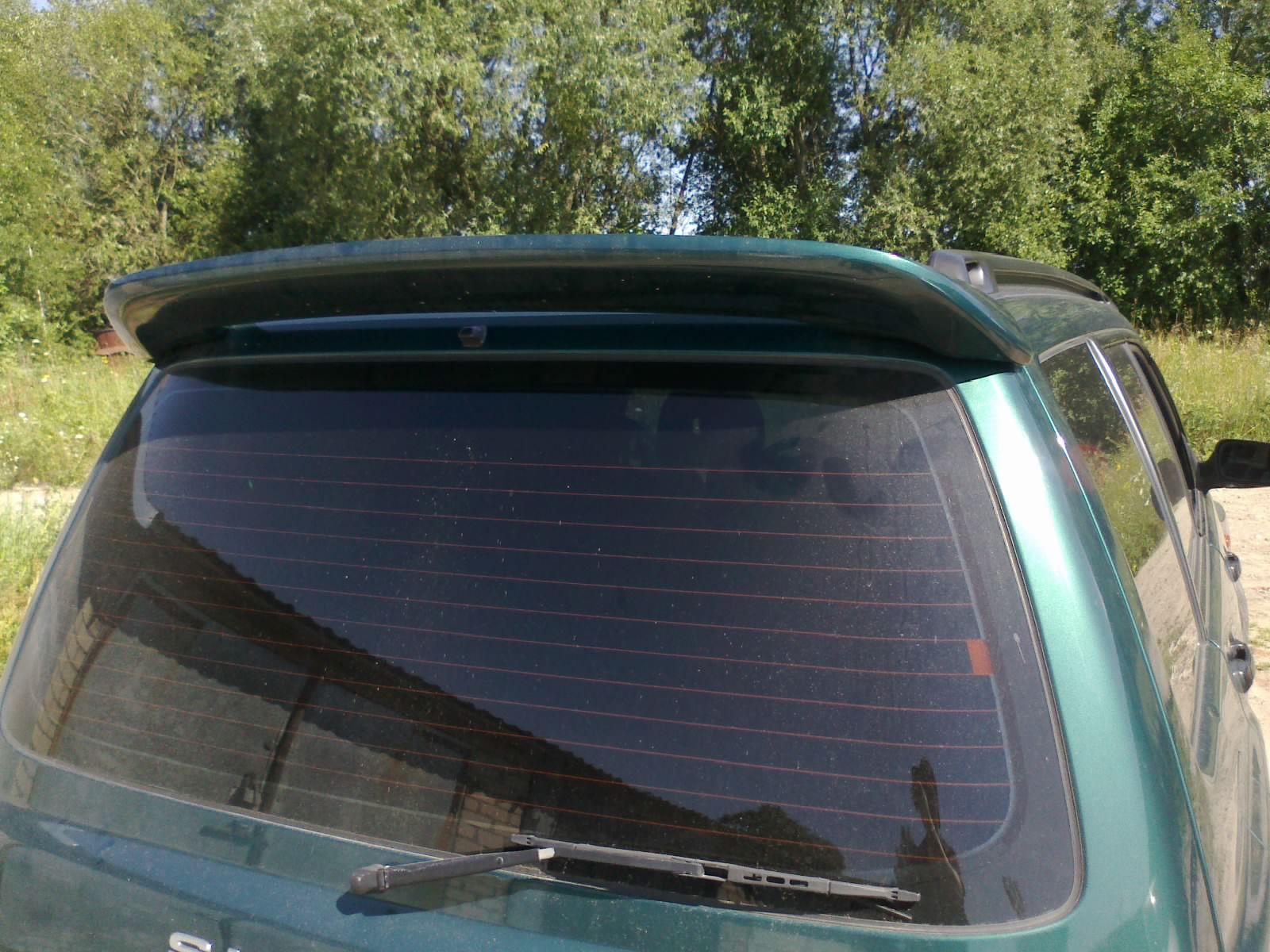 Galinio stiklo spoileris (didelis) SUBARU FORESTER (2002-2004)