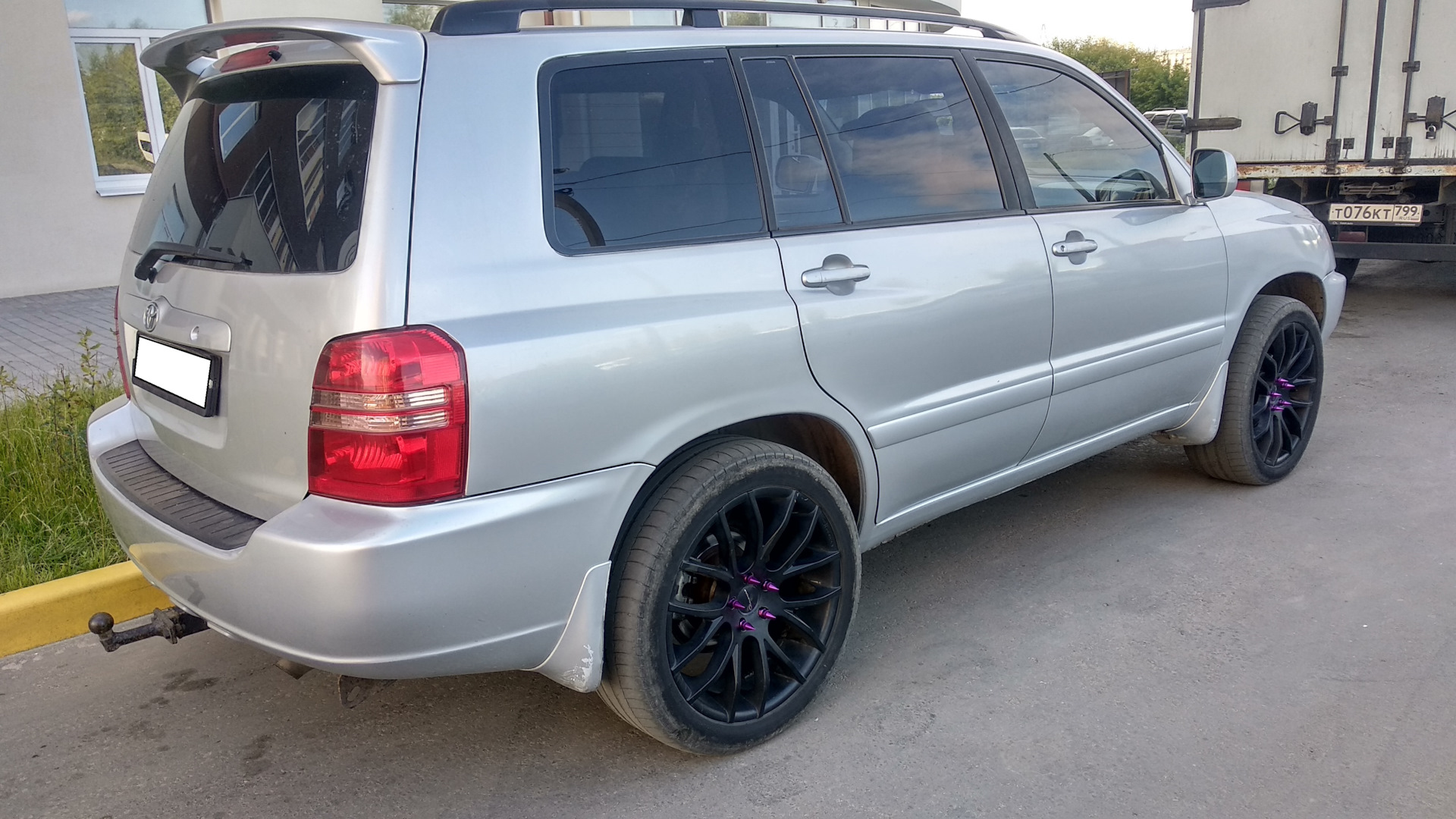 Galinio dangčio spoileris TOYOTA HIGHLANDER (2001-2007)