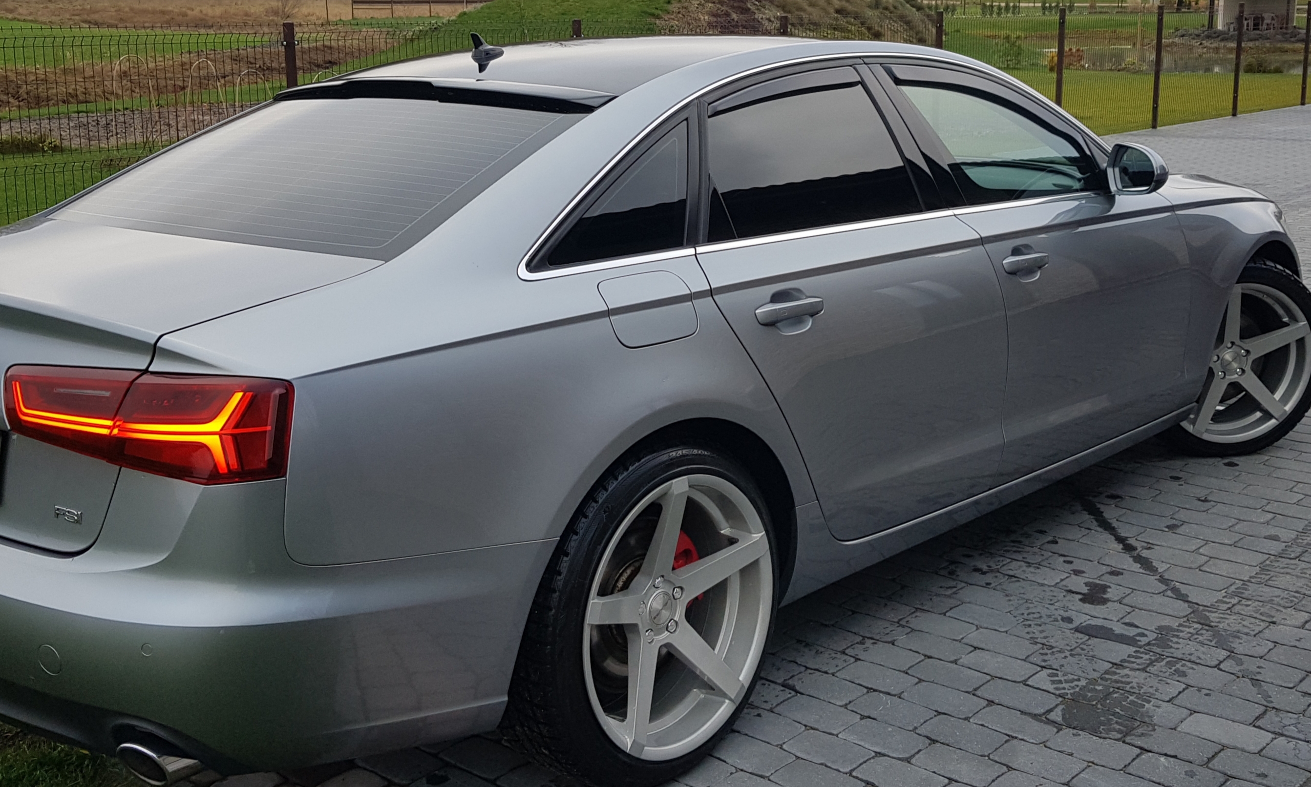 Galinio stiklo stogelis (prigludęs) AUDI A6-C7 (2011-2018)