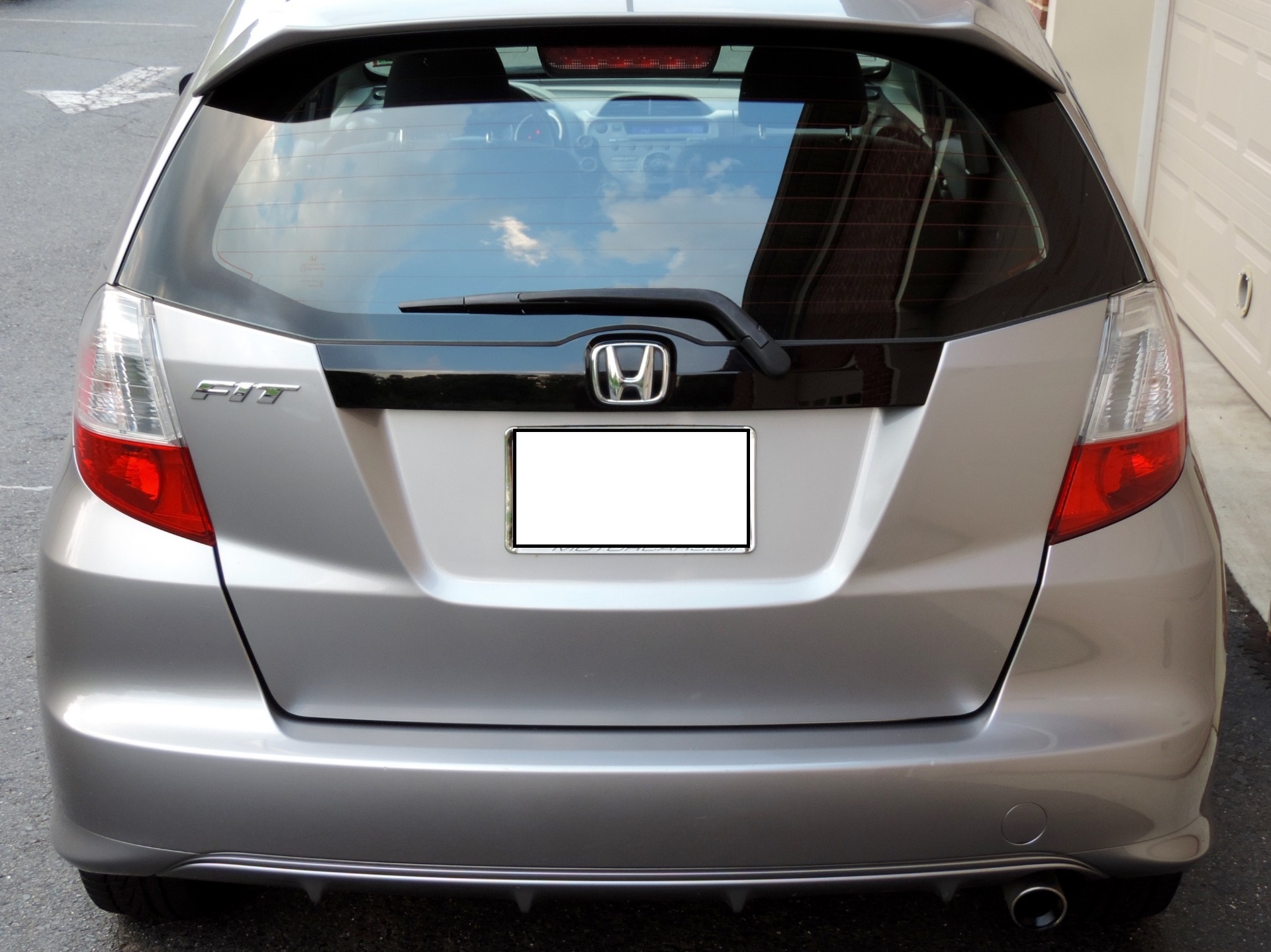 Galinio bamperio kampas  (1 vnt.) HONDA FIT (2009-2013)