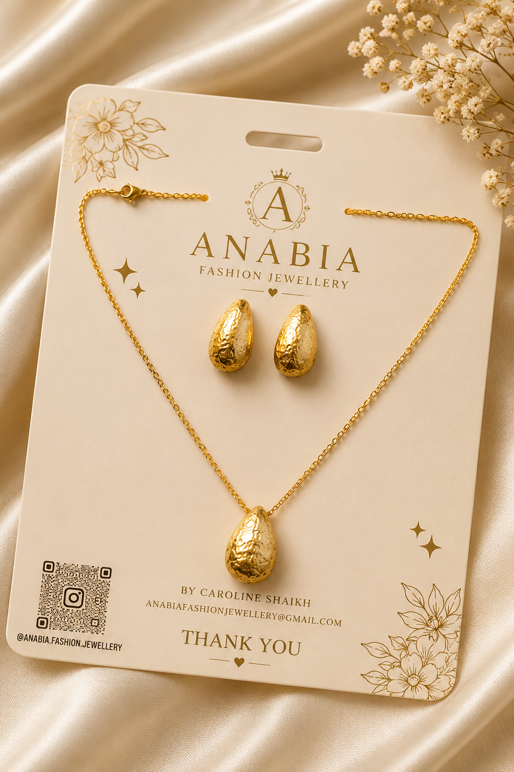 Gold Textured Pendant & Earrings Set