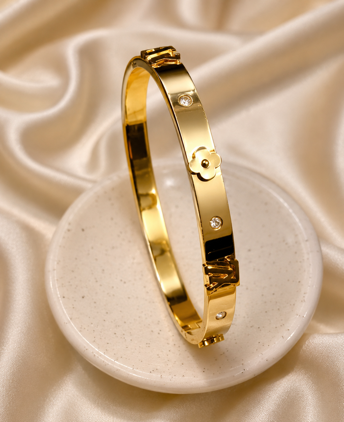 Elegant Gold-Plated Bangle 
