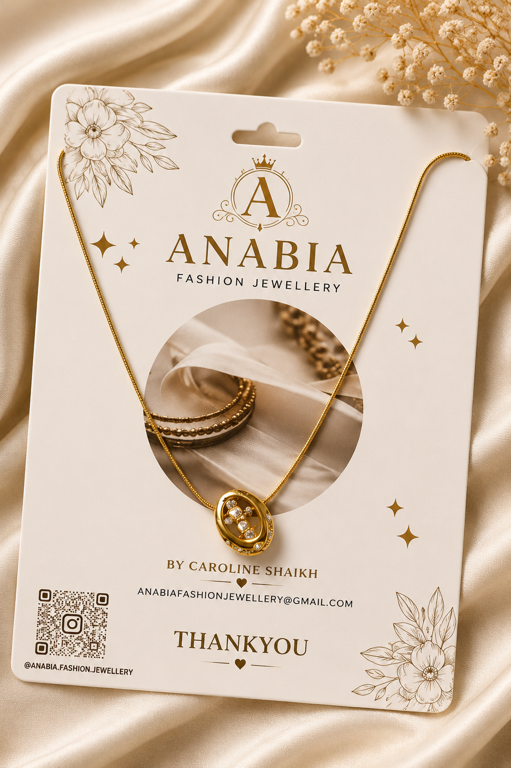 Elegant Gold Pendant Necklace