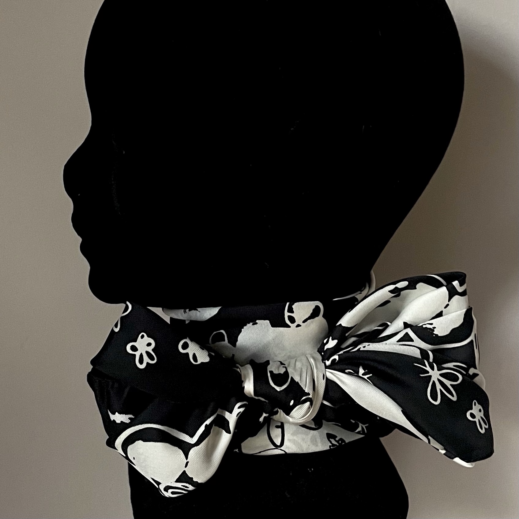 The Monochrome Scarf