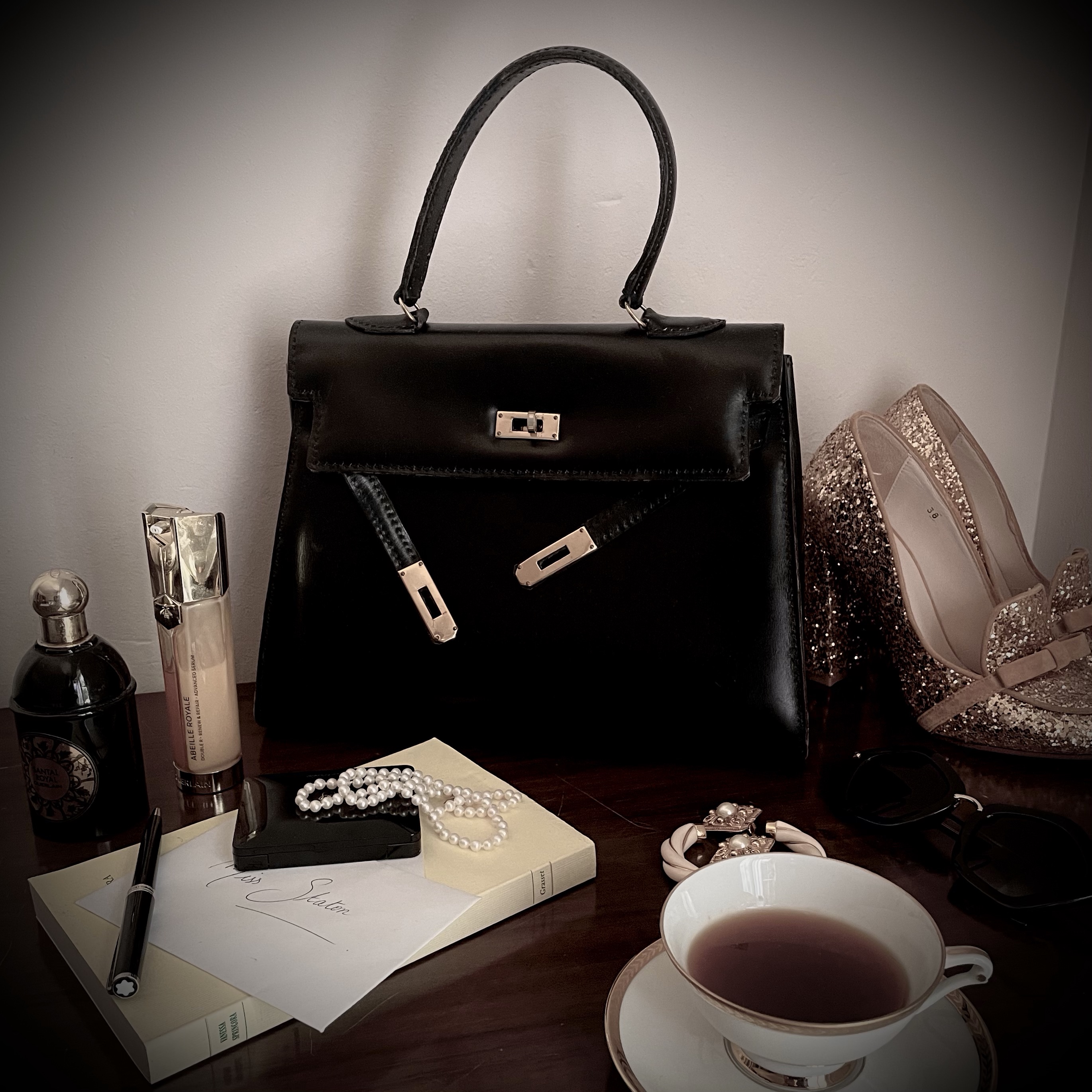 The Elegant Earrings 