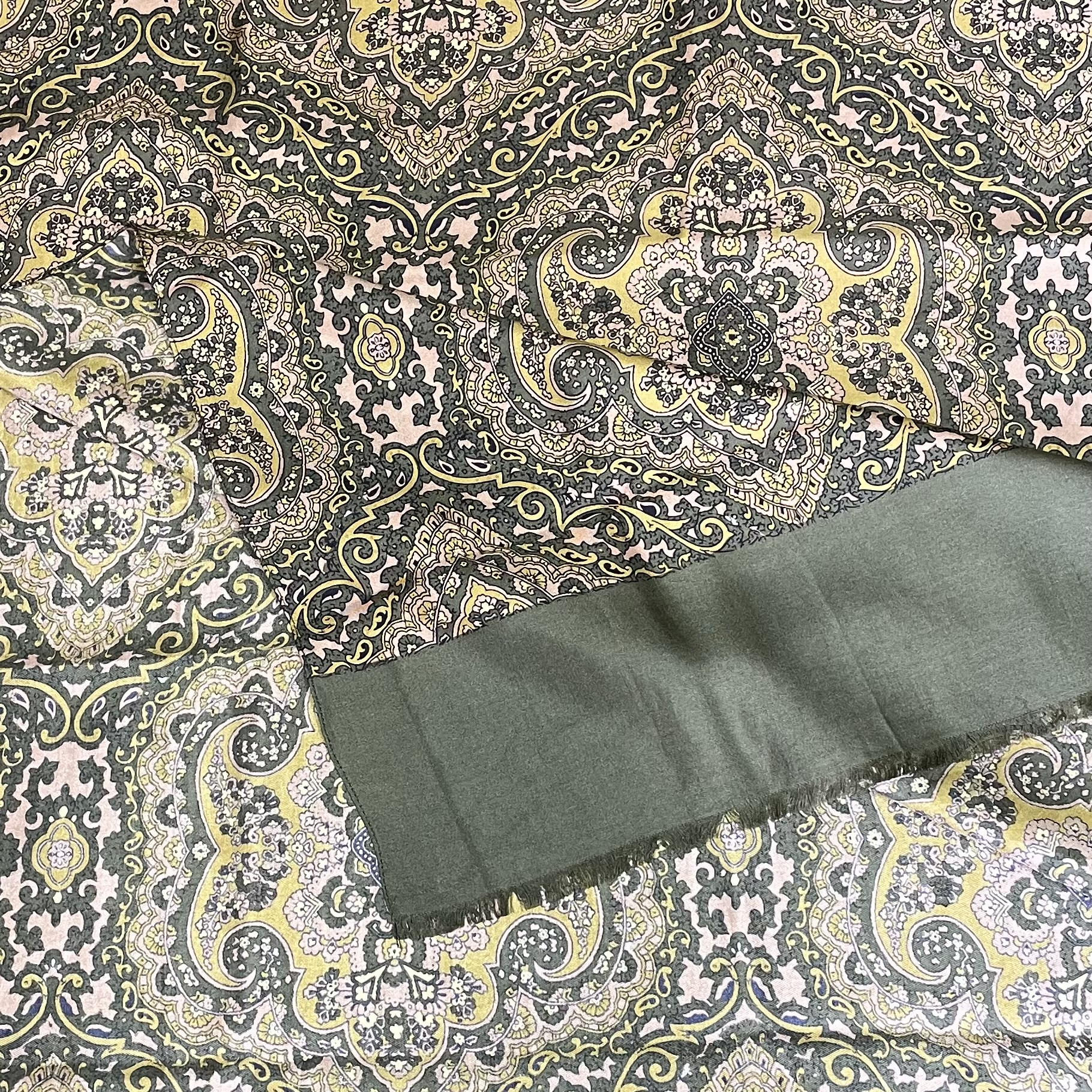 The Persian Scarf 