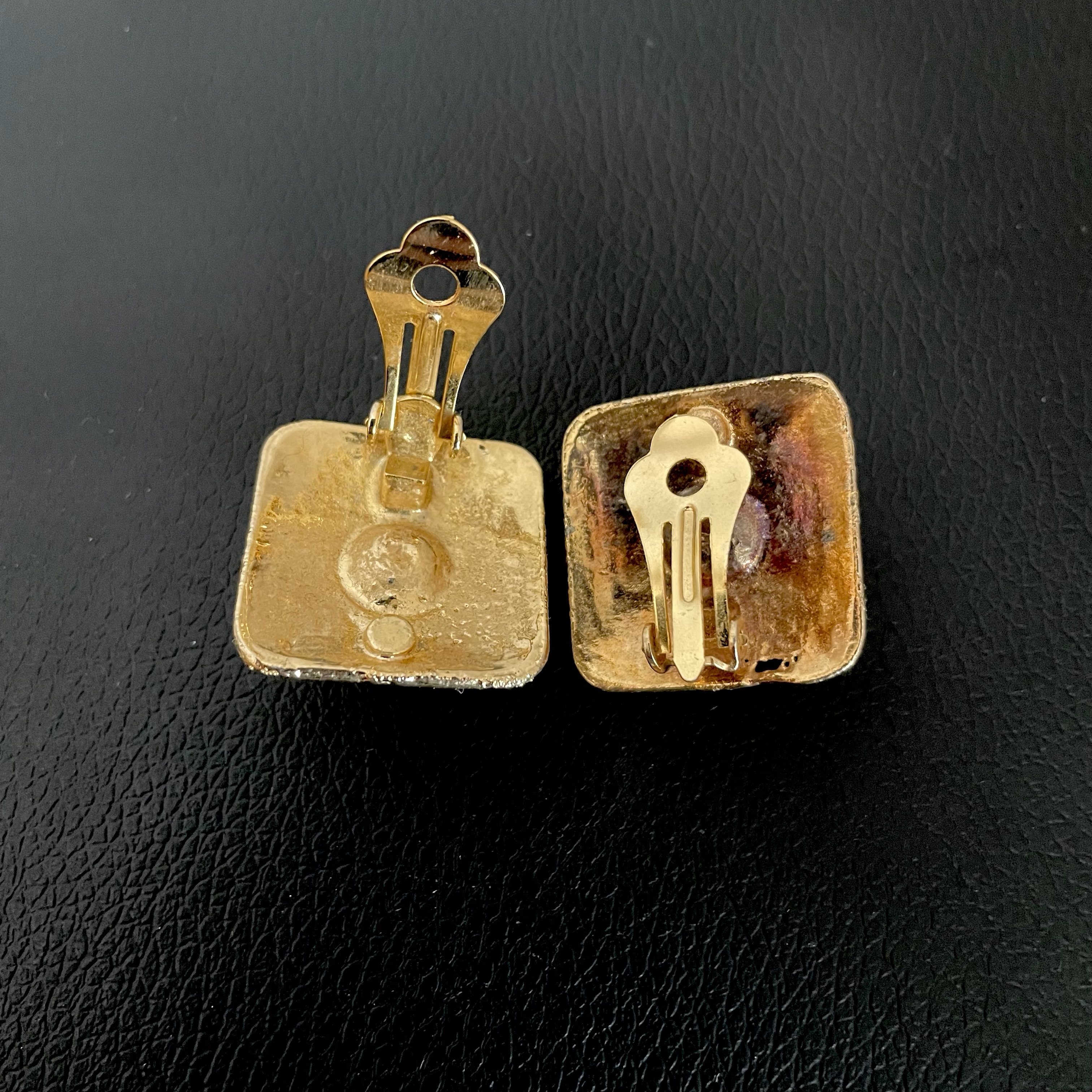 The Elegant Earrings 