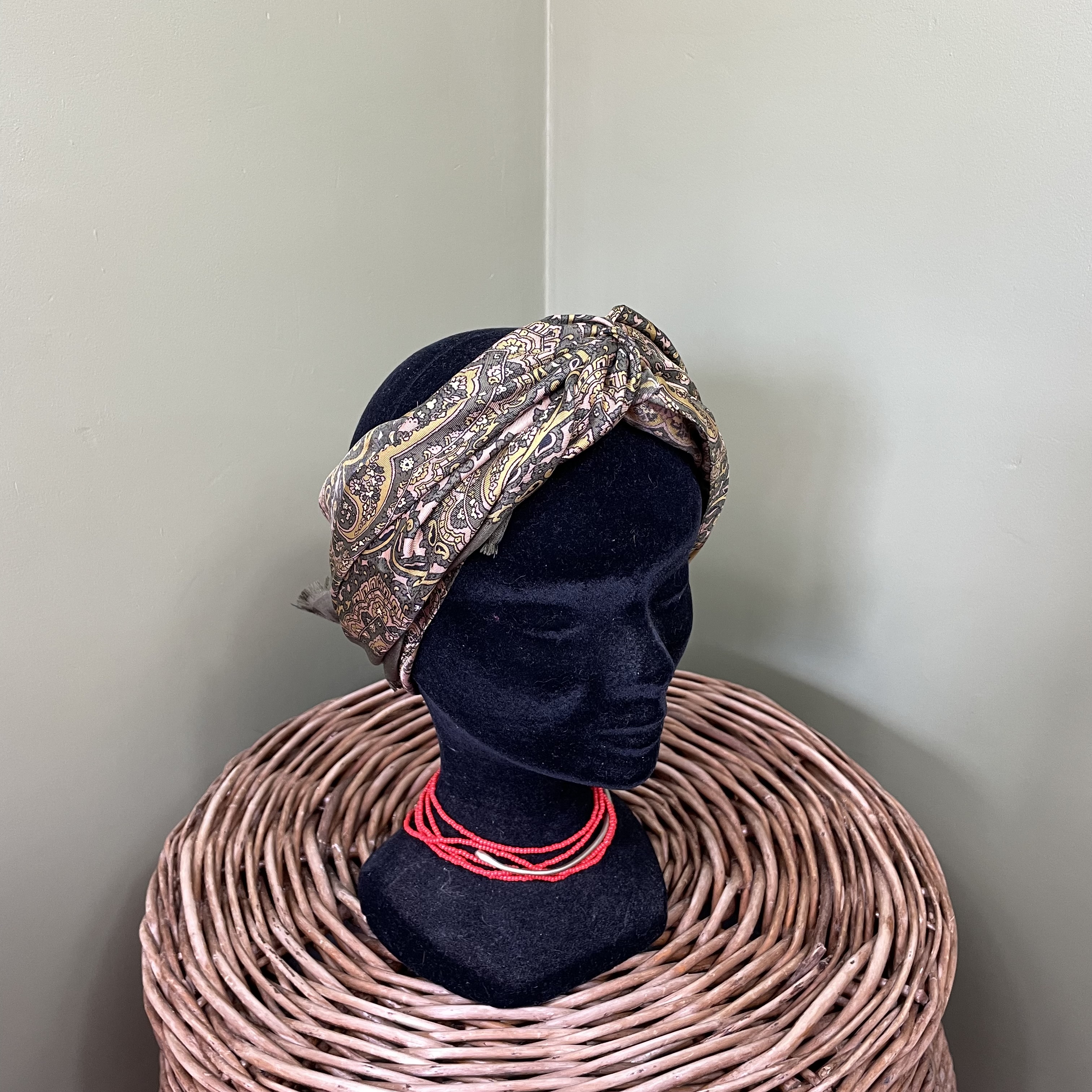 The Persian Scarf 