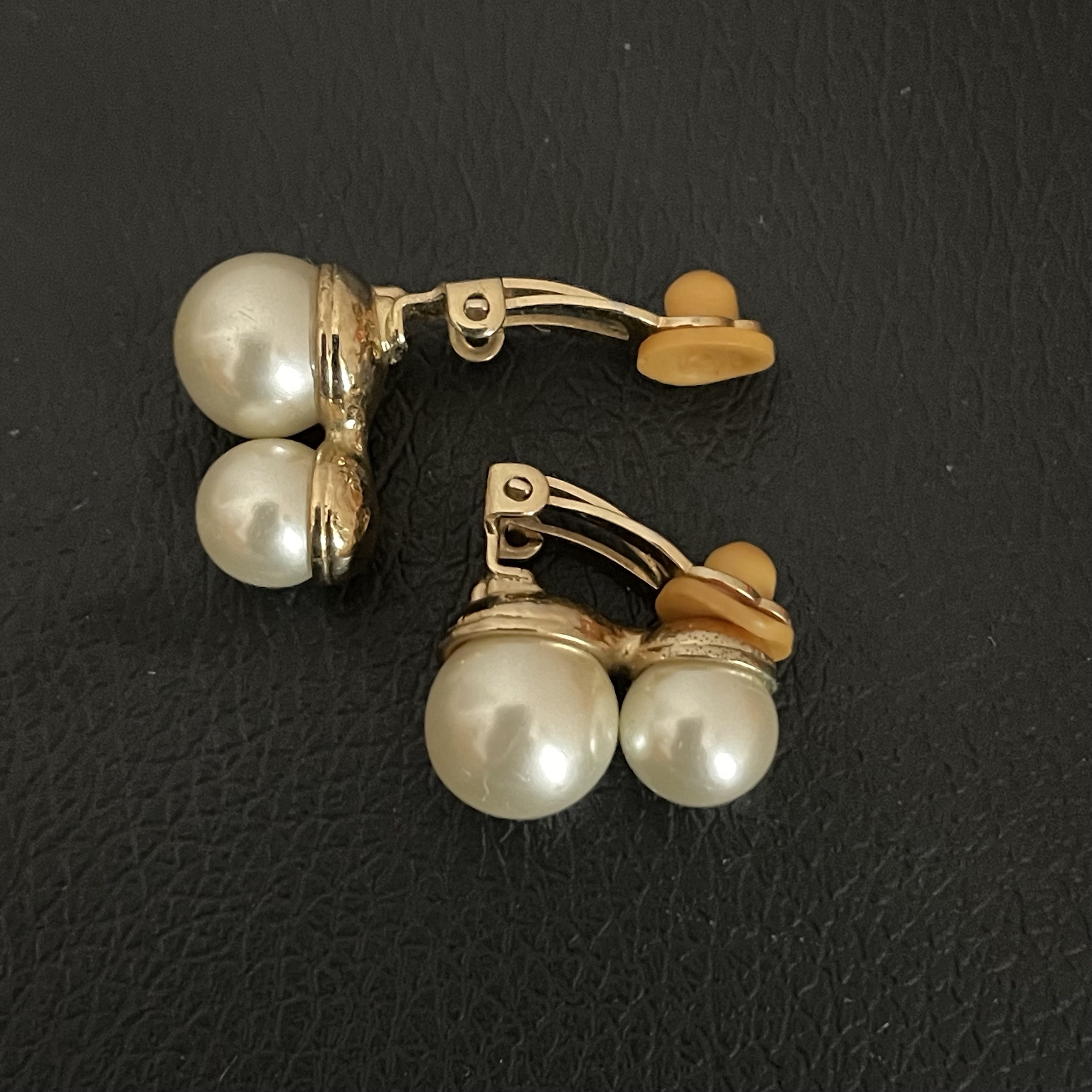 The Pearls Earrings
