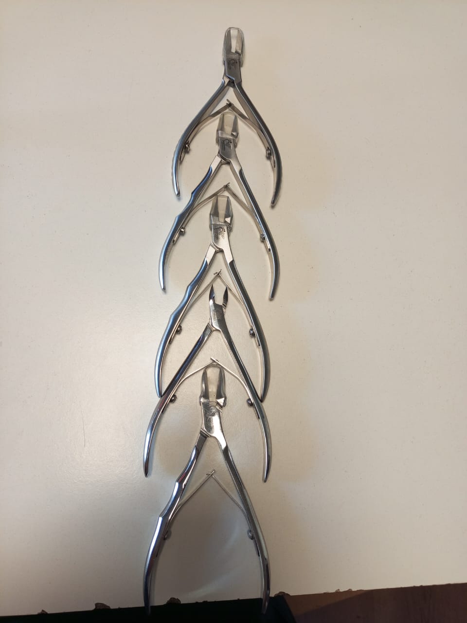 Pinza cortacutículas pequeño