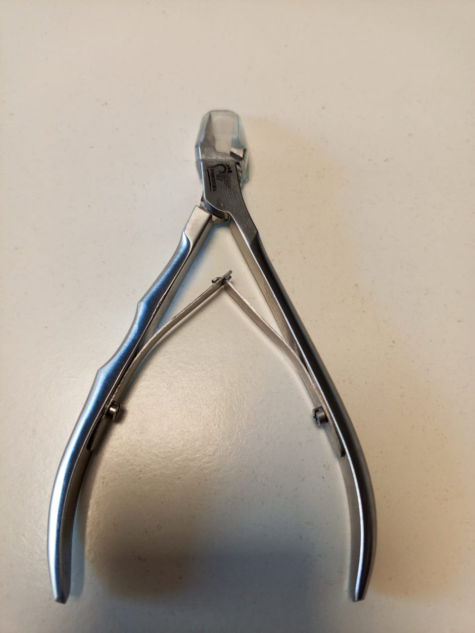 corta cuticula grande