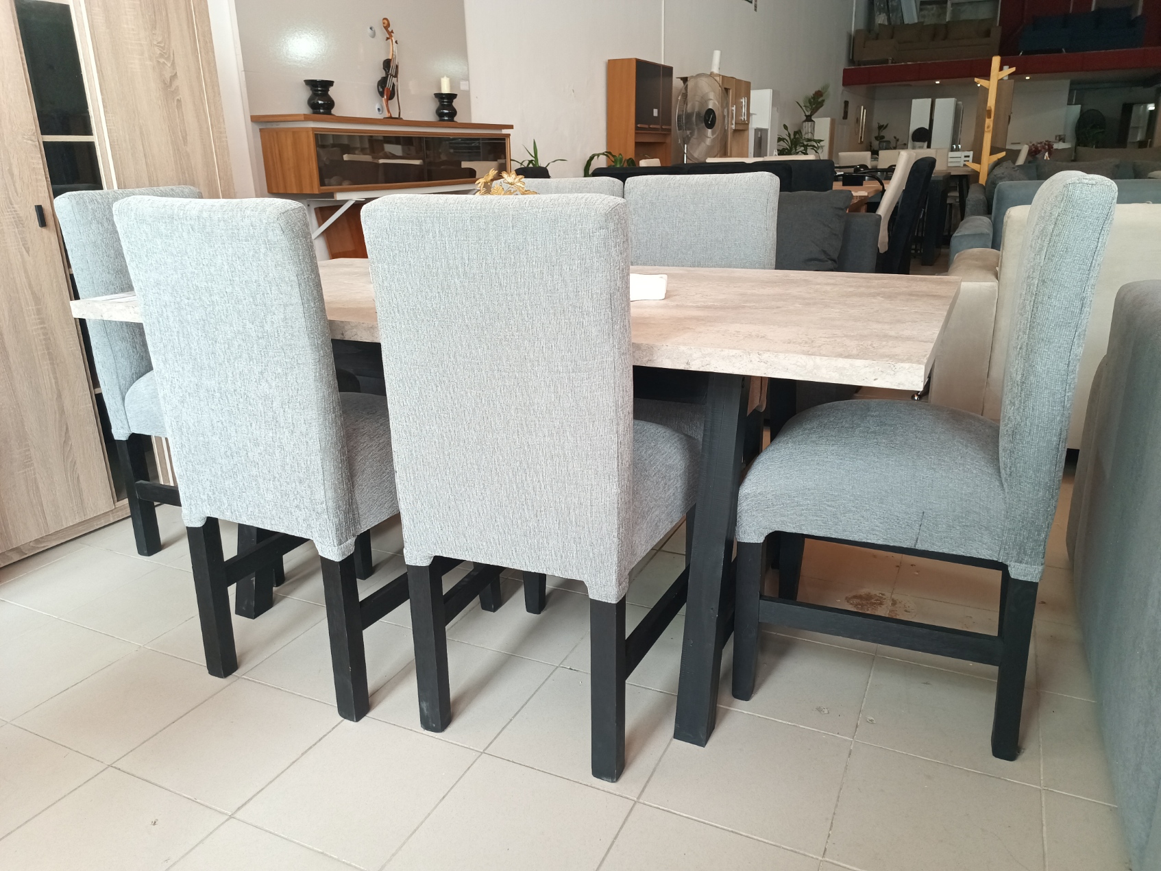 Mesa de madera elegante