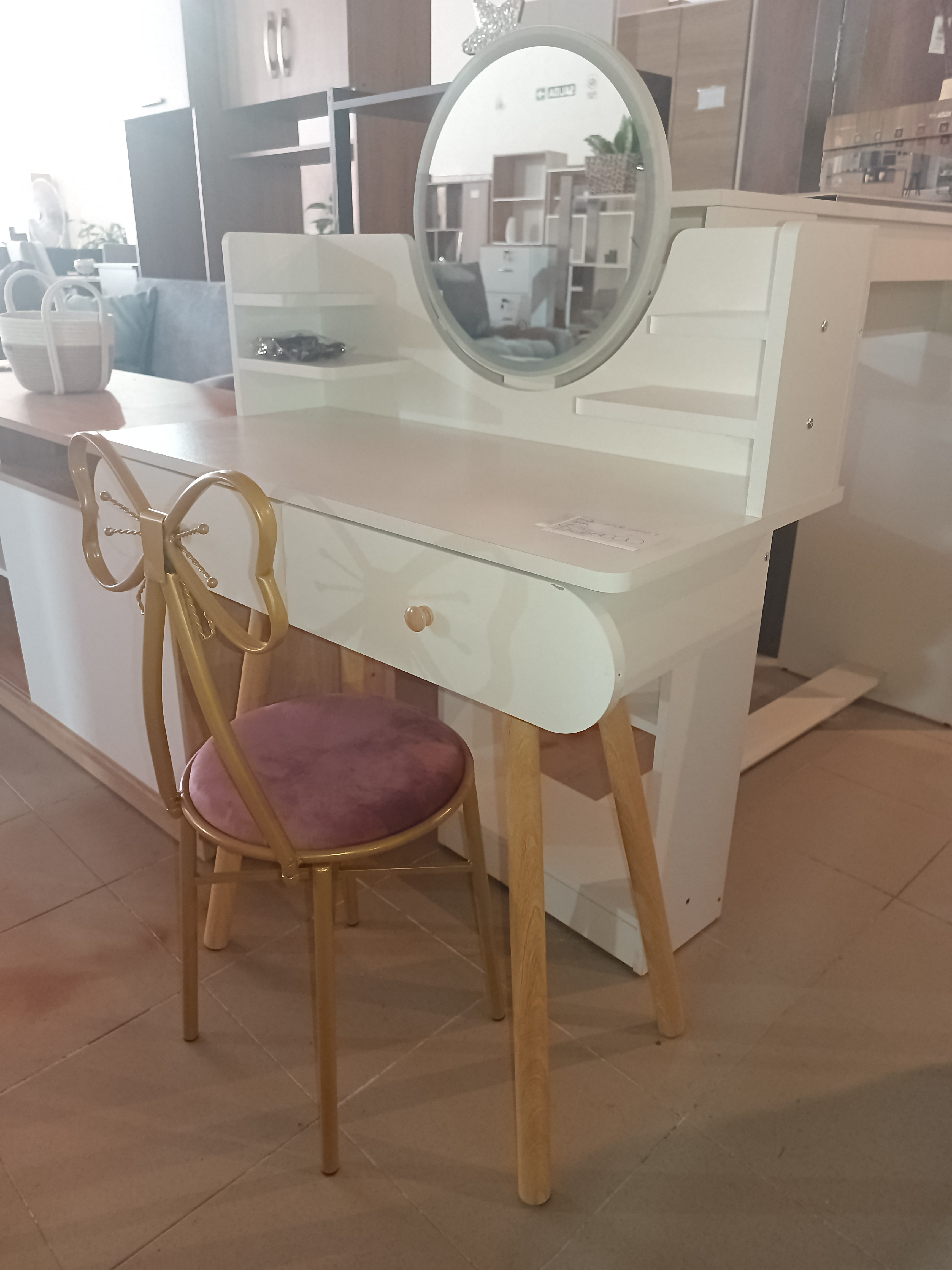 Maquillador pequeño