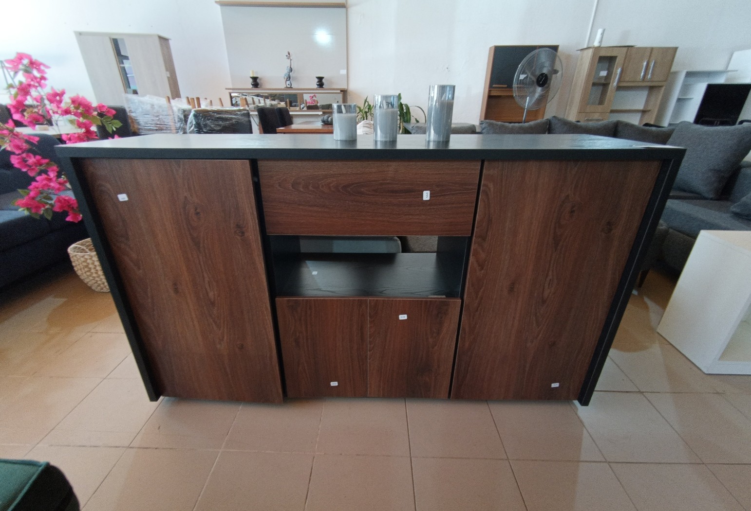 Bahiut 1 cajon y 4 puertas