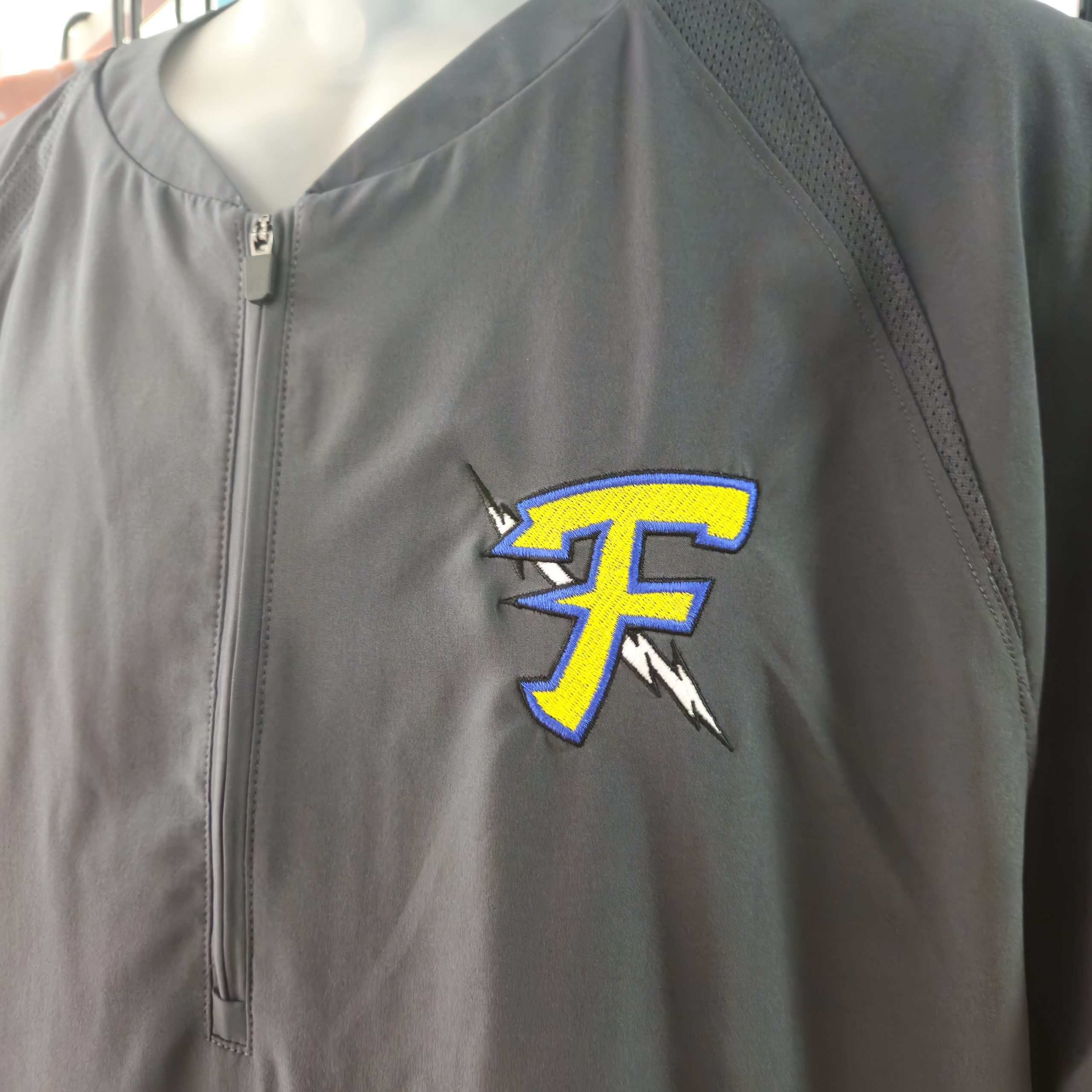 Flash embroidered Baseball 1/2-Zip Short Sleeve pull over Jacket