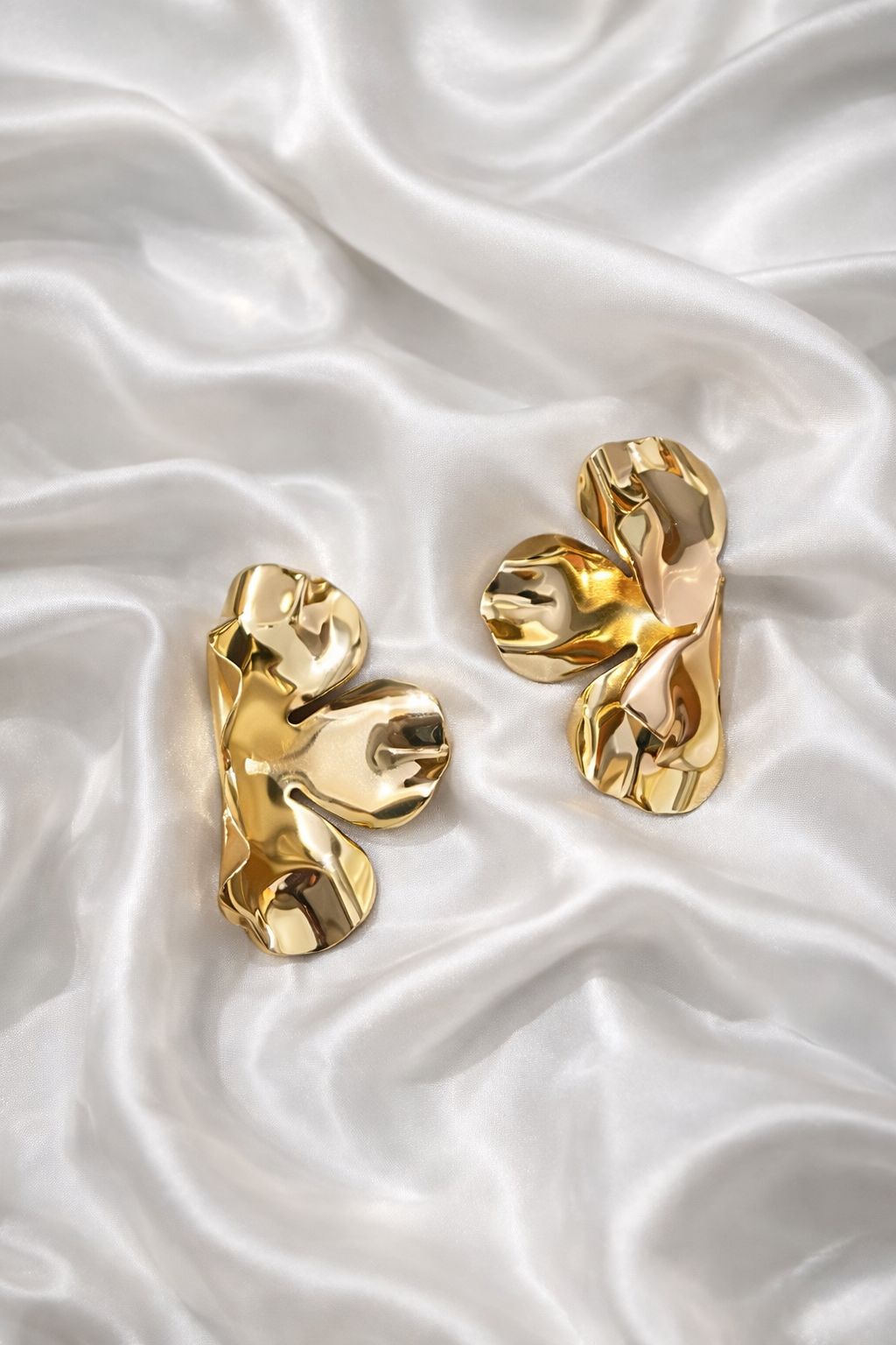 Radiant petalia earrings