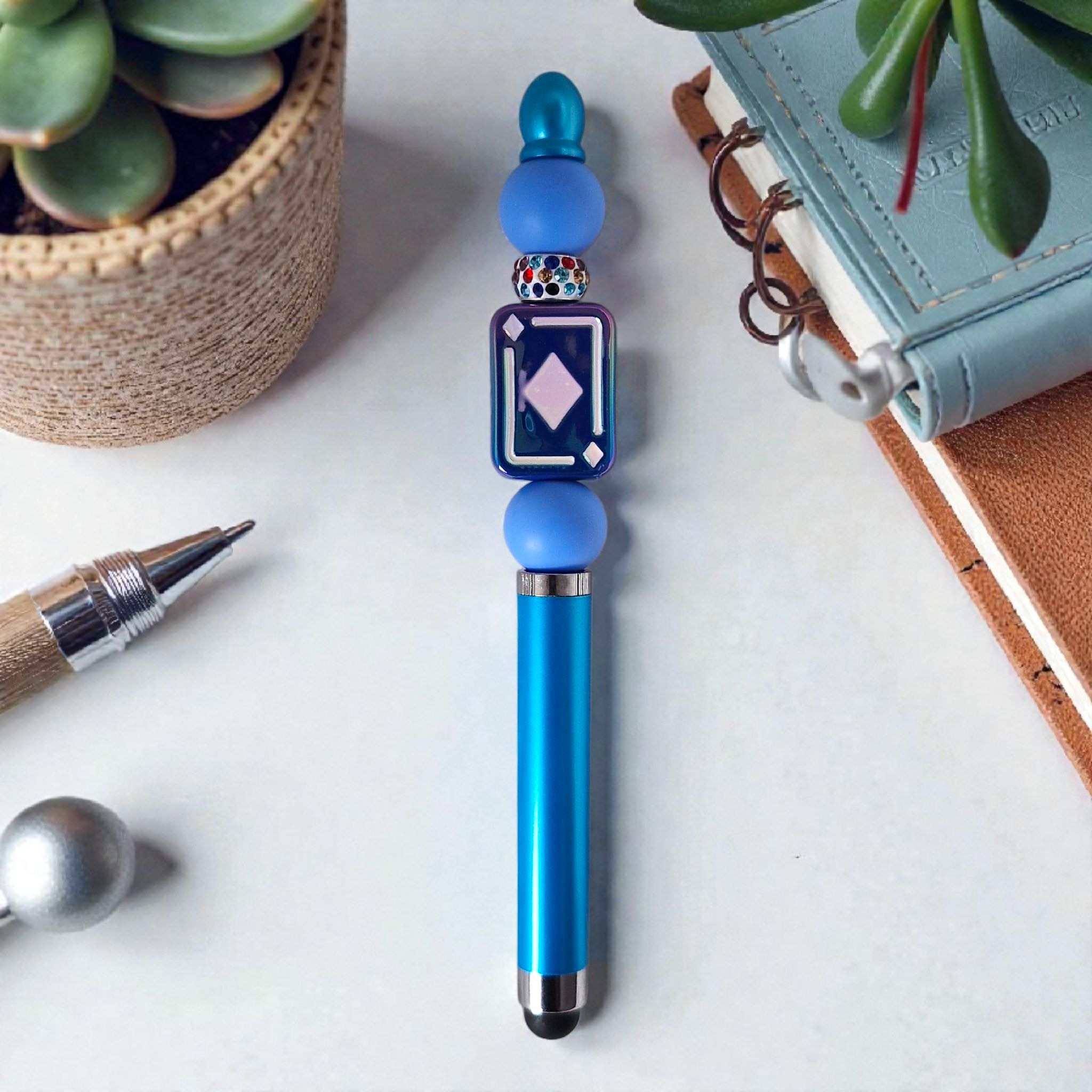 Caneta touch azul com decoração