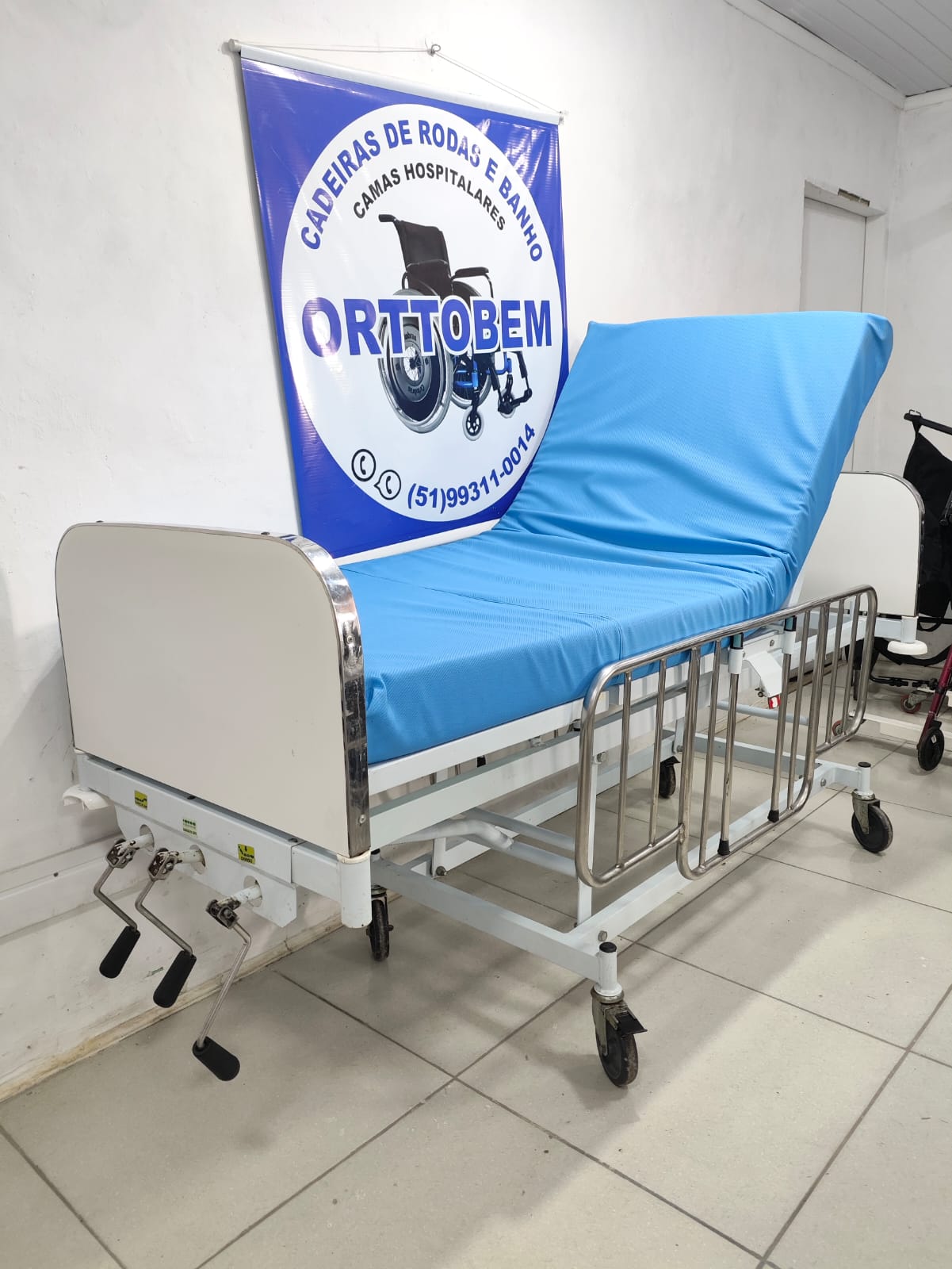 Cama Hospitalar 3 Manivelas com Colchão Impermeável e Travesseiro