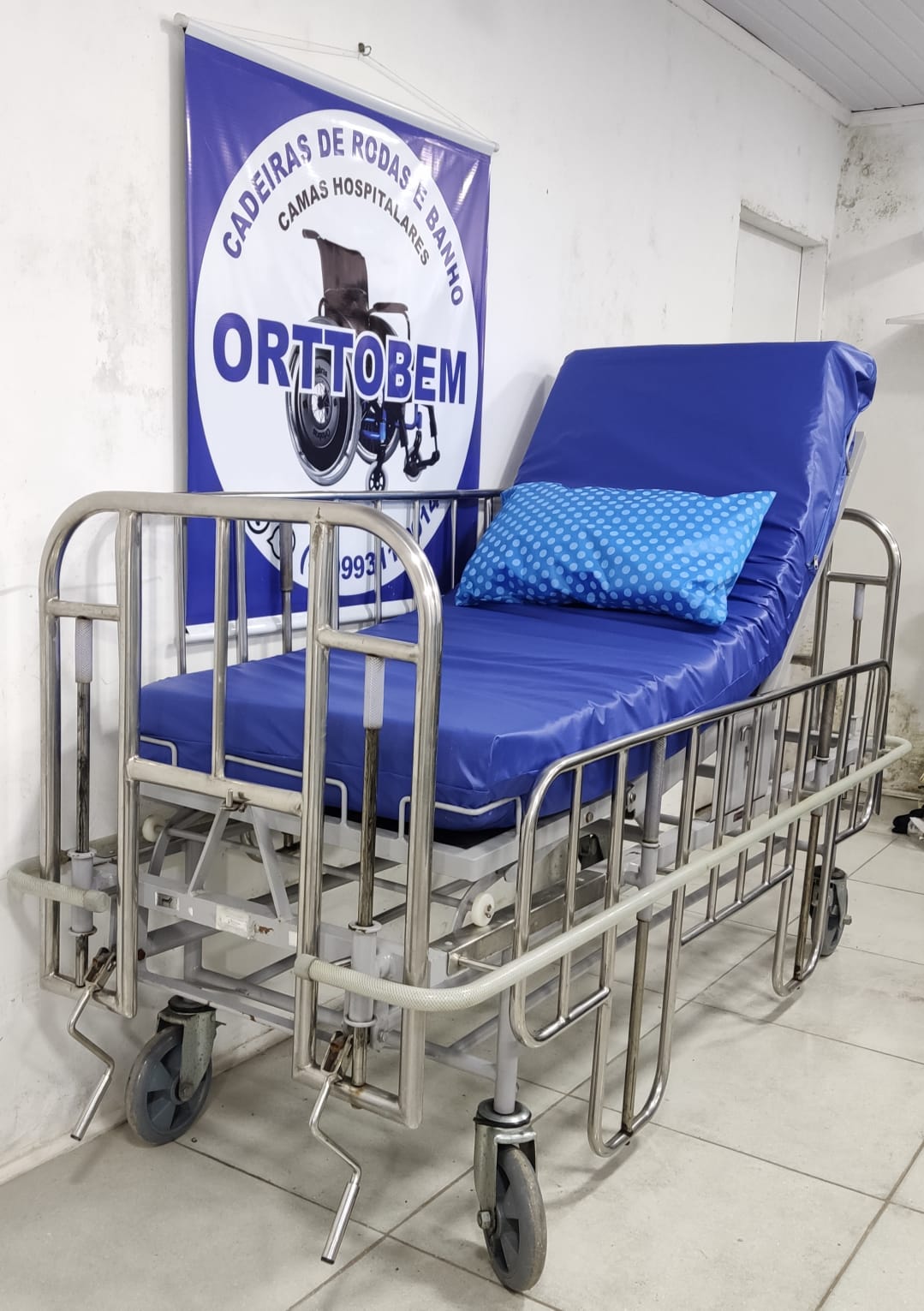 Cama Hospitalar 2 Manivelas com colchão impermeável Completa